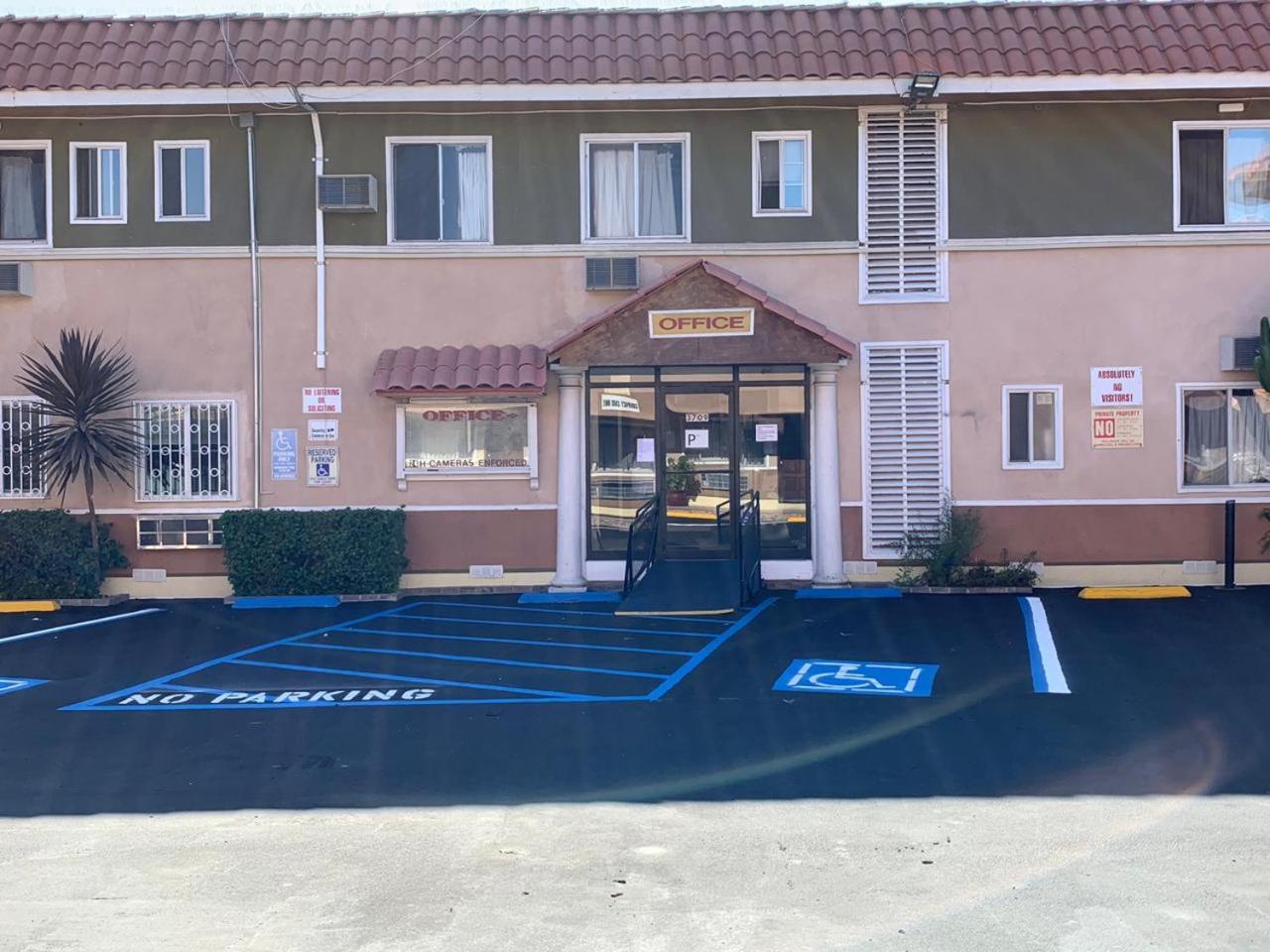 Encore Inn Inglewood photo 25