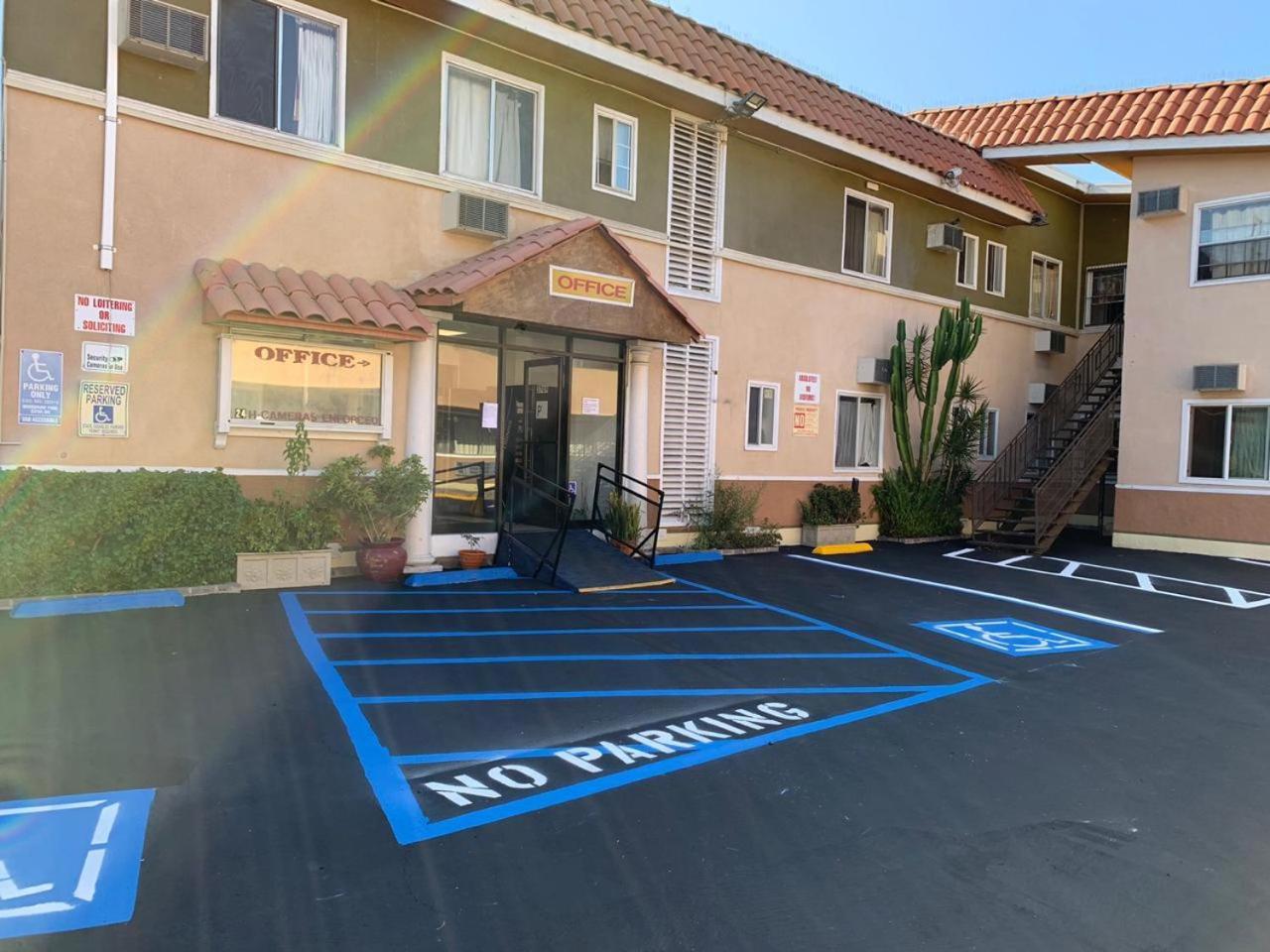 Encore Inn Inglewood photo 22