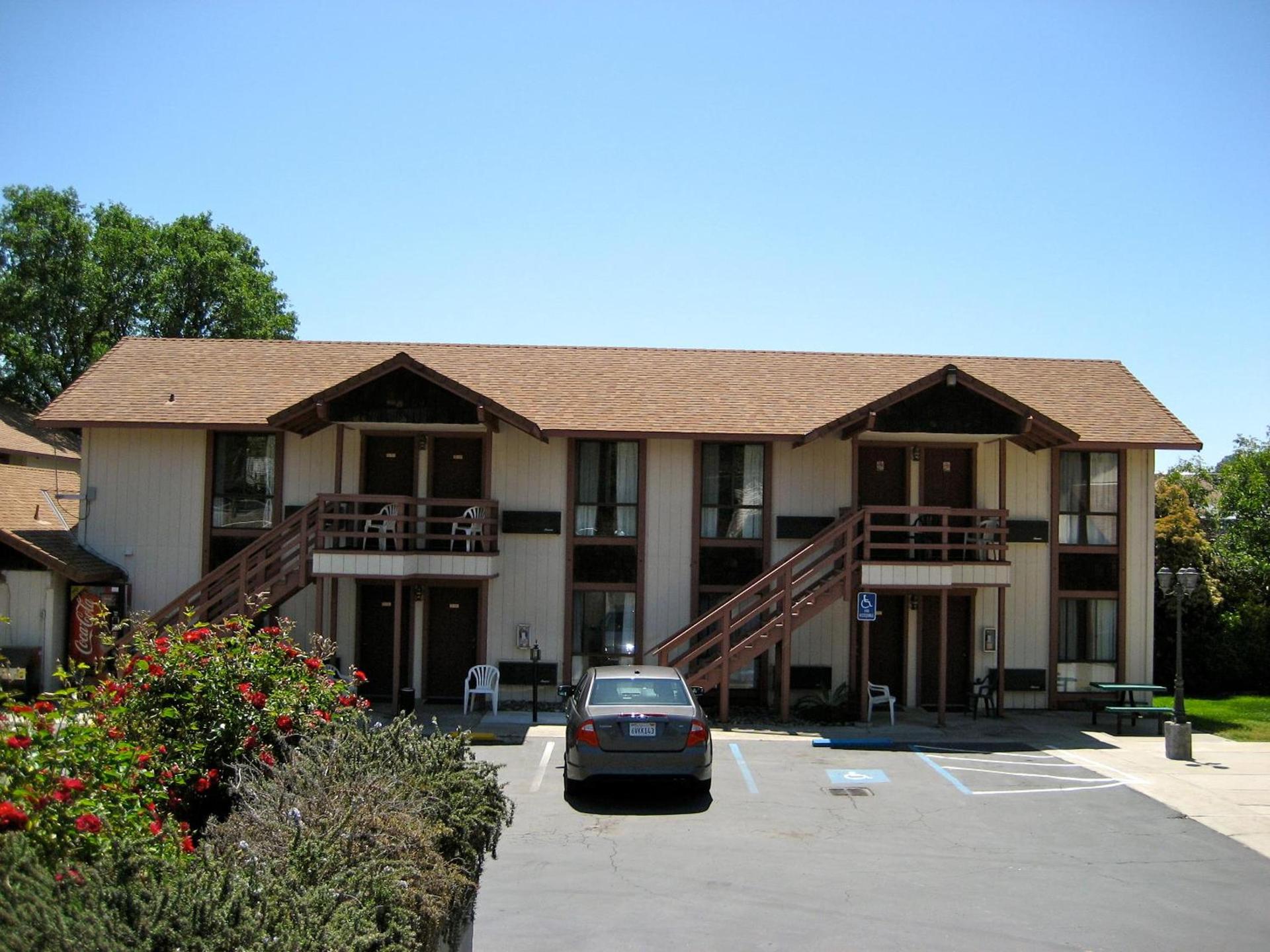Jamestown Railtown Motel photo 12