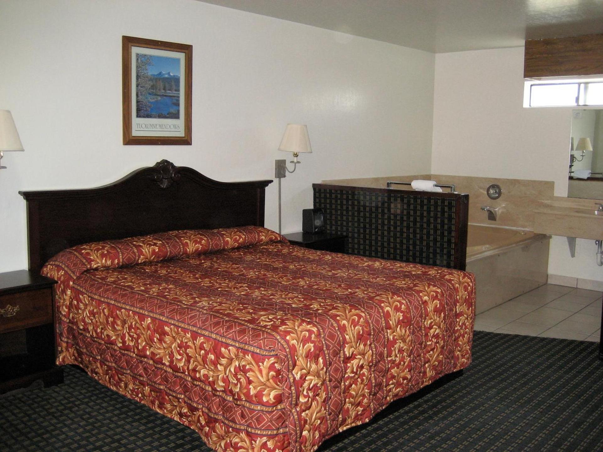 Jamestown Railtown Motel photo 13