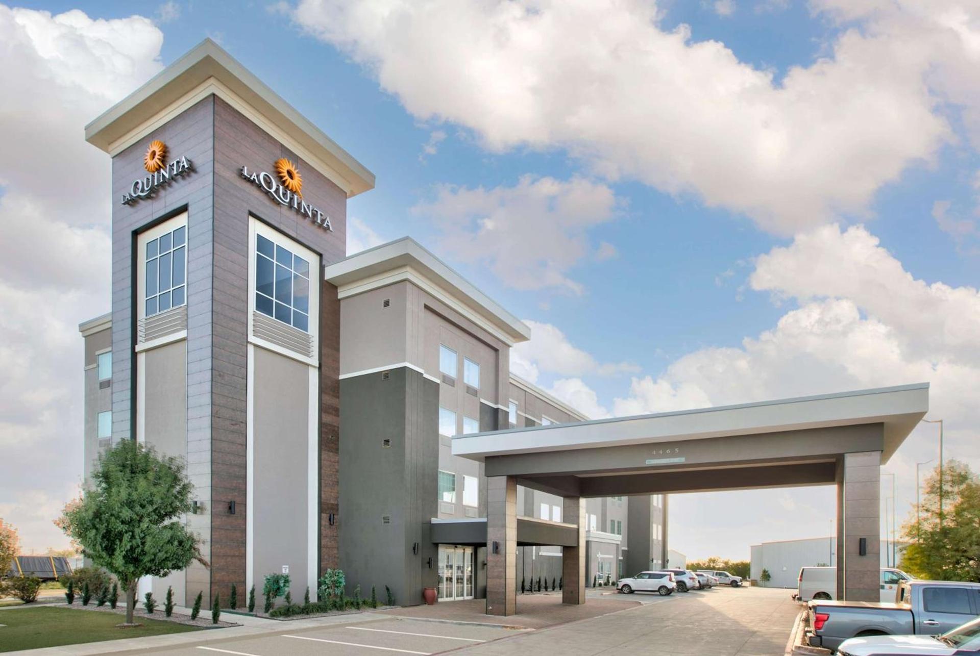La Quinta by Wyndham Denton - University Drive photo 2