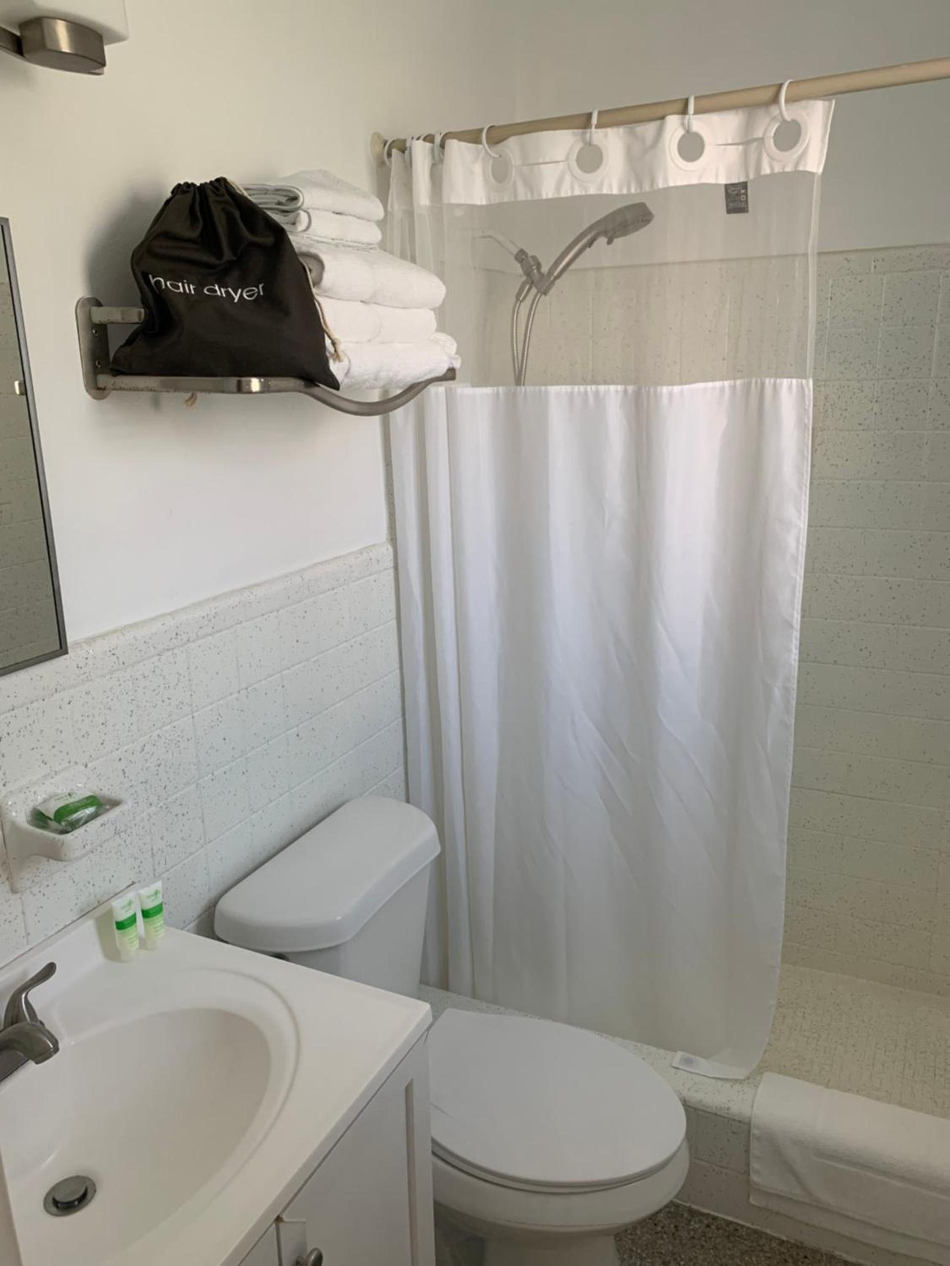 Tiana Beach Inn photo 2