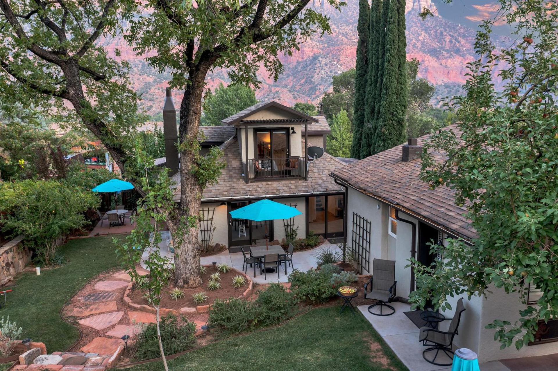Red Rock Inn Cottages photo 10