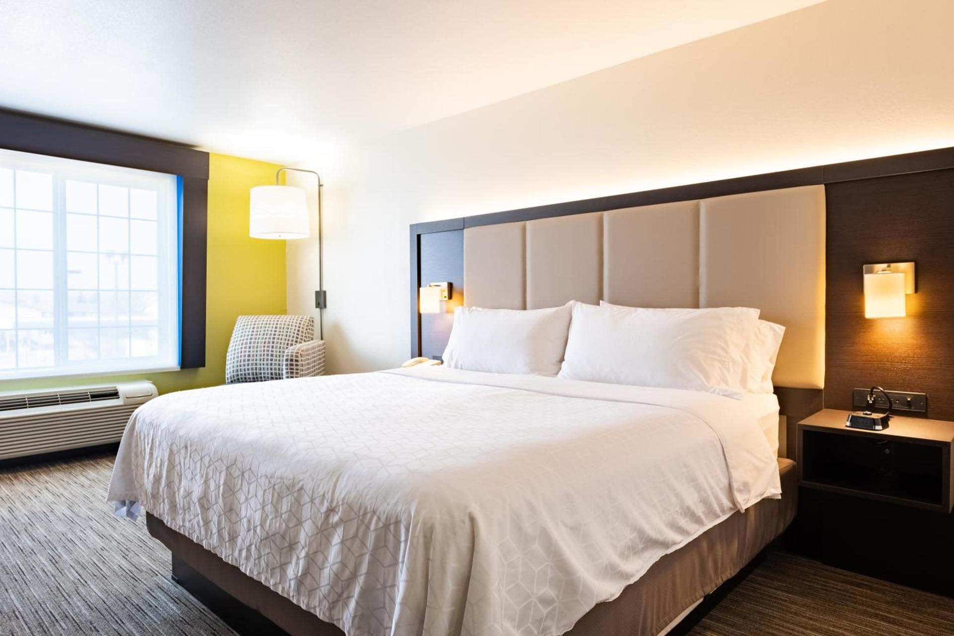 Holiday Inn Express Hotel & Suites Evanston by IHG photo 25