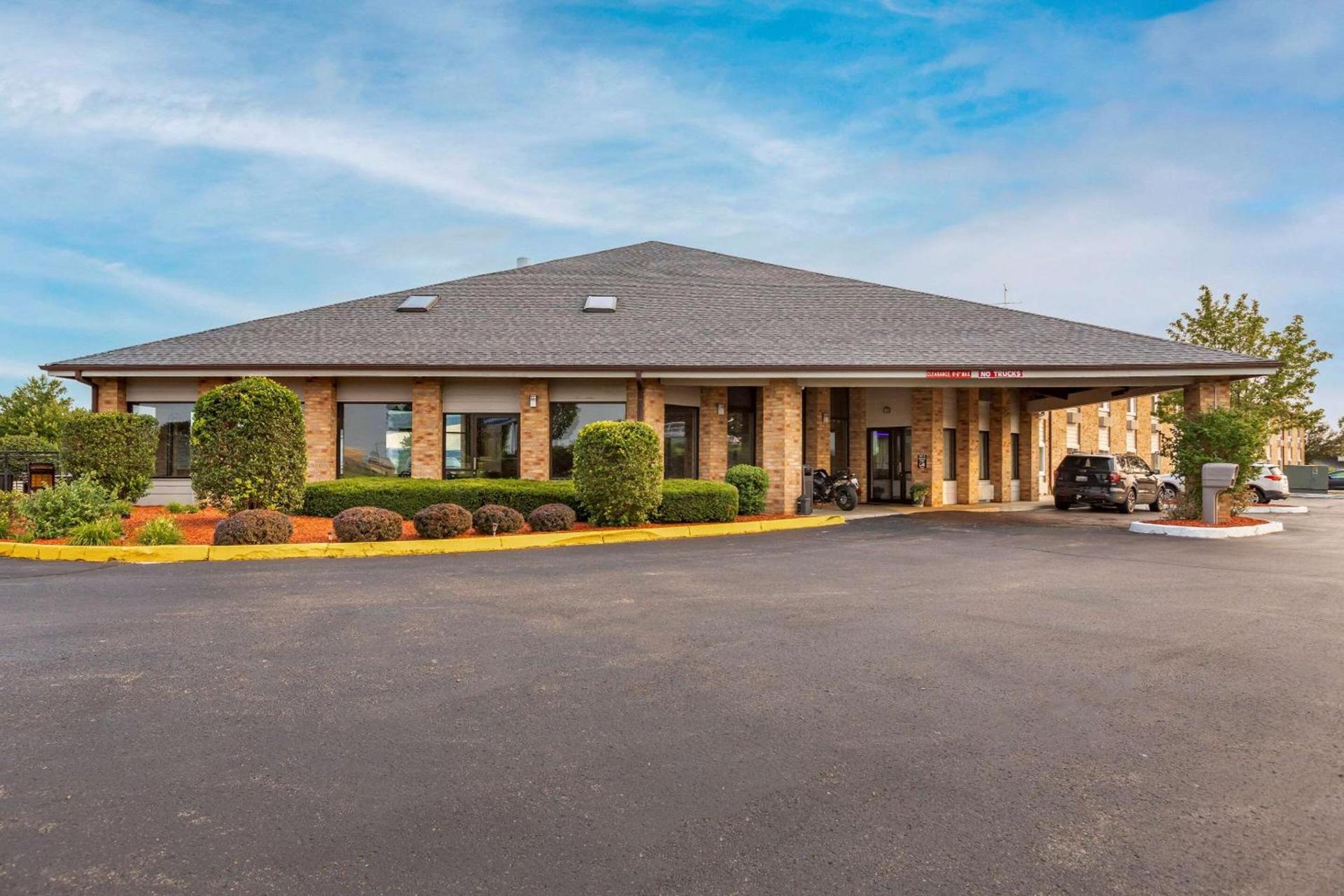 Rodeway Inn Coopersville photo 6