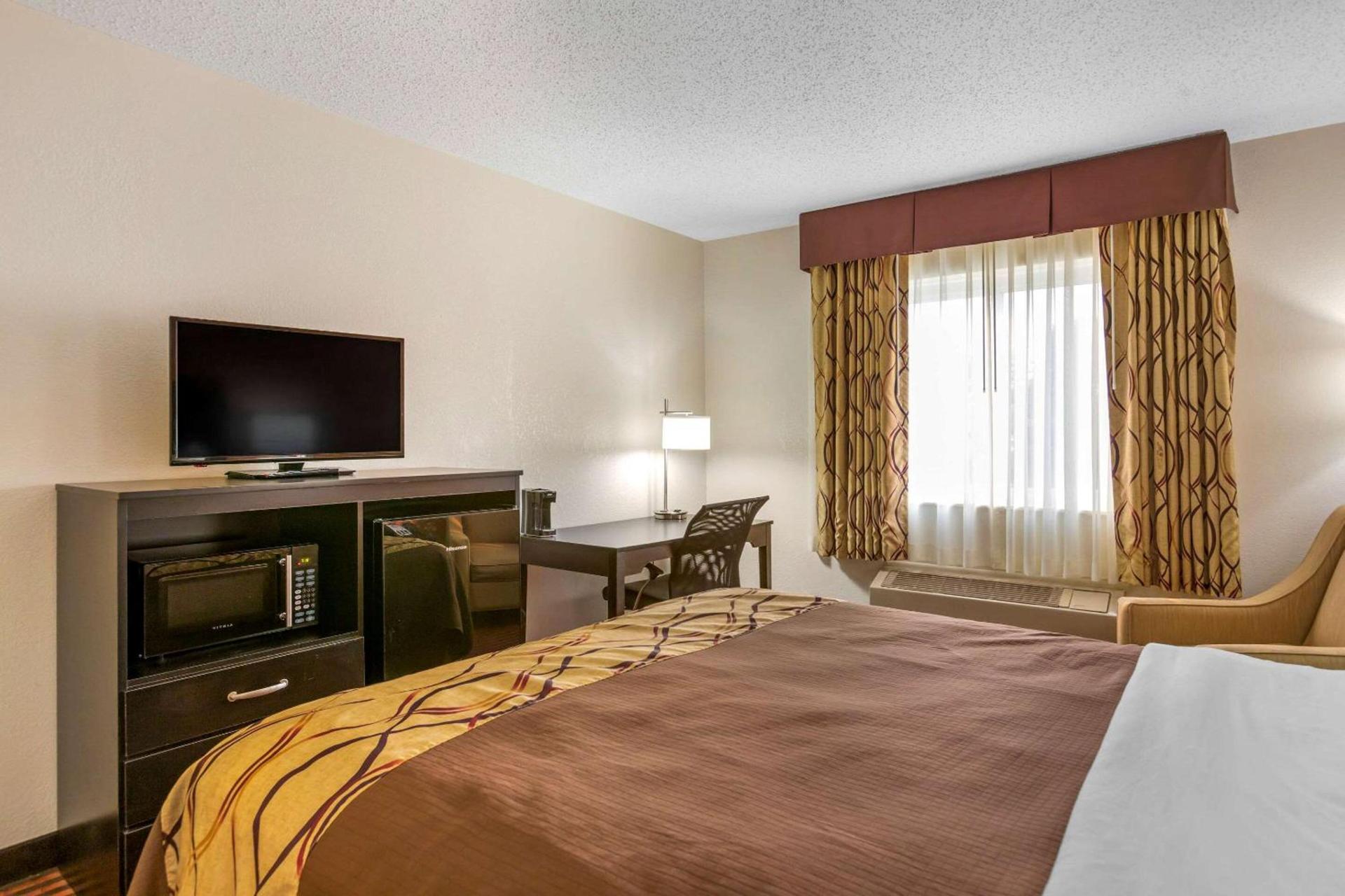 Rodeway Inn Coopersville photo 14