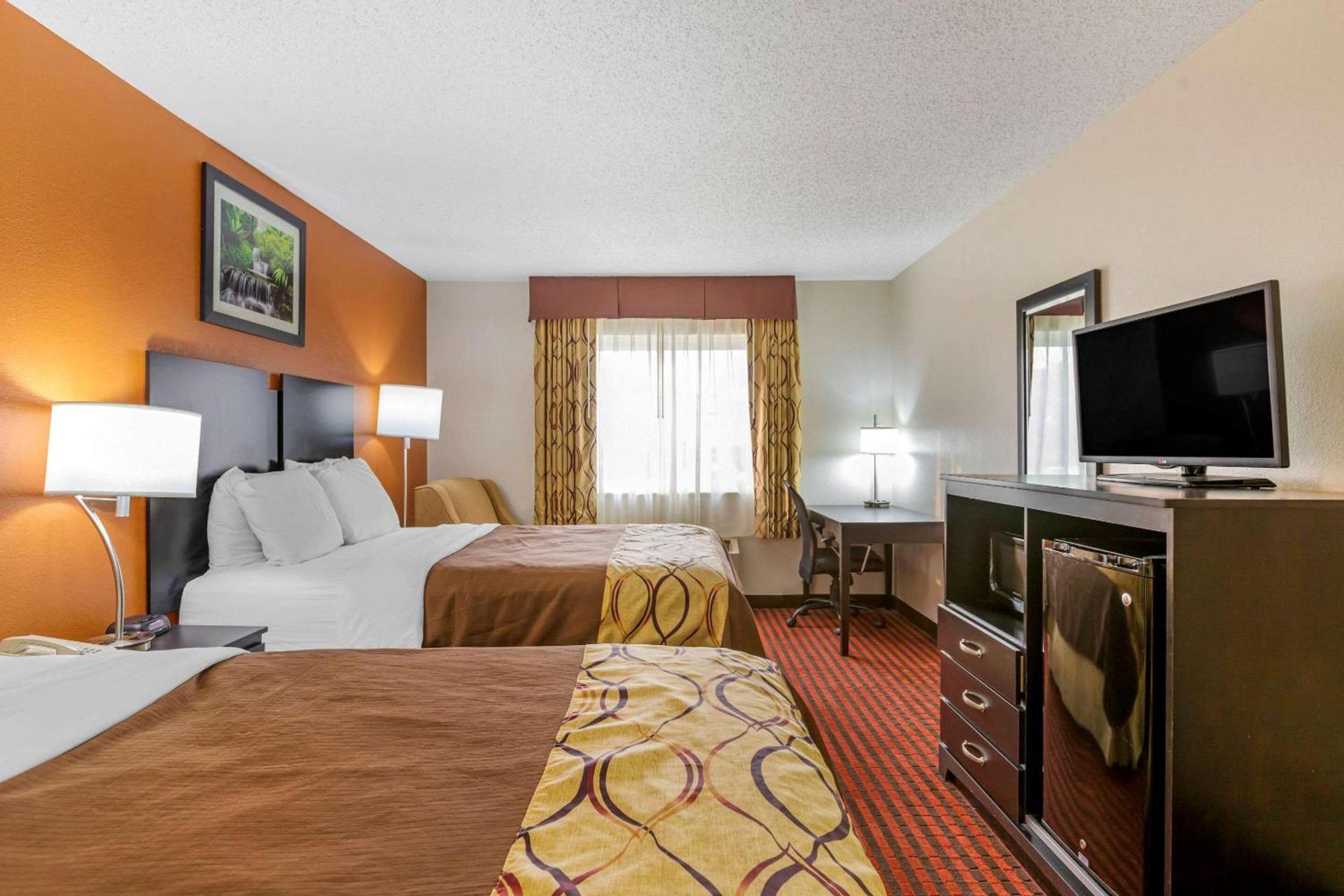 Rodeway Inn Coopersville photo 21