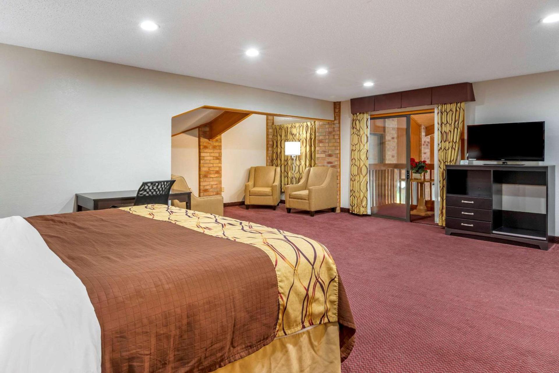 Rodeway Inn Coopersville photo 29