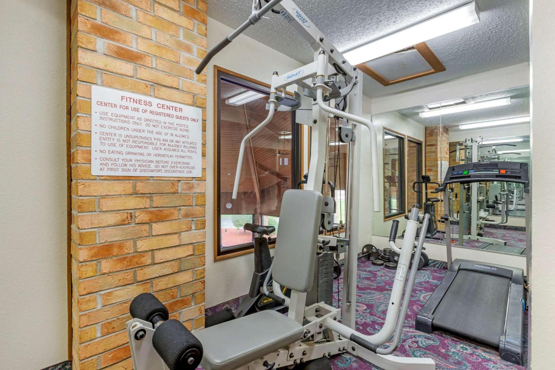 Rodeway Inn Coopersville photo 36