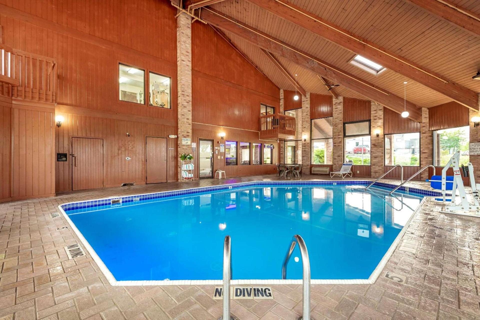 Rodeway Inn Coopersville photo 35