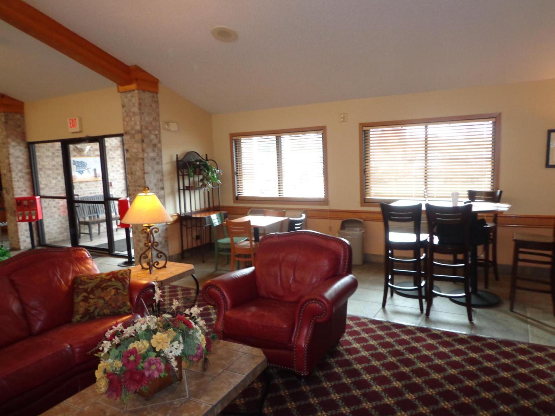 Baymont by Wyndham Lakeville photo 17