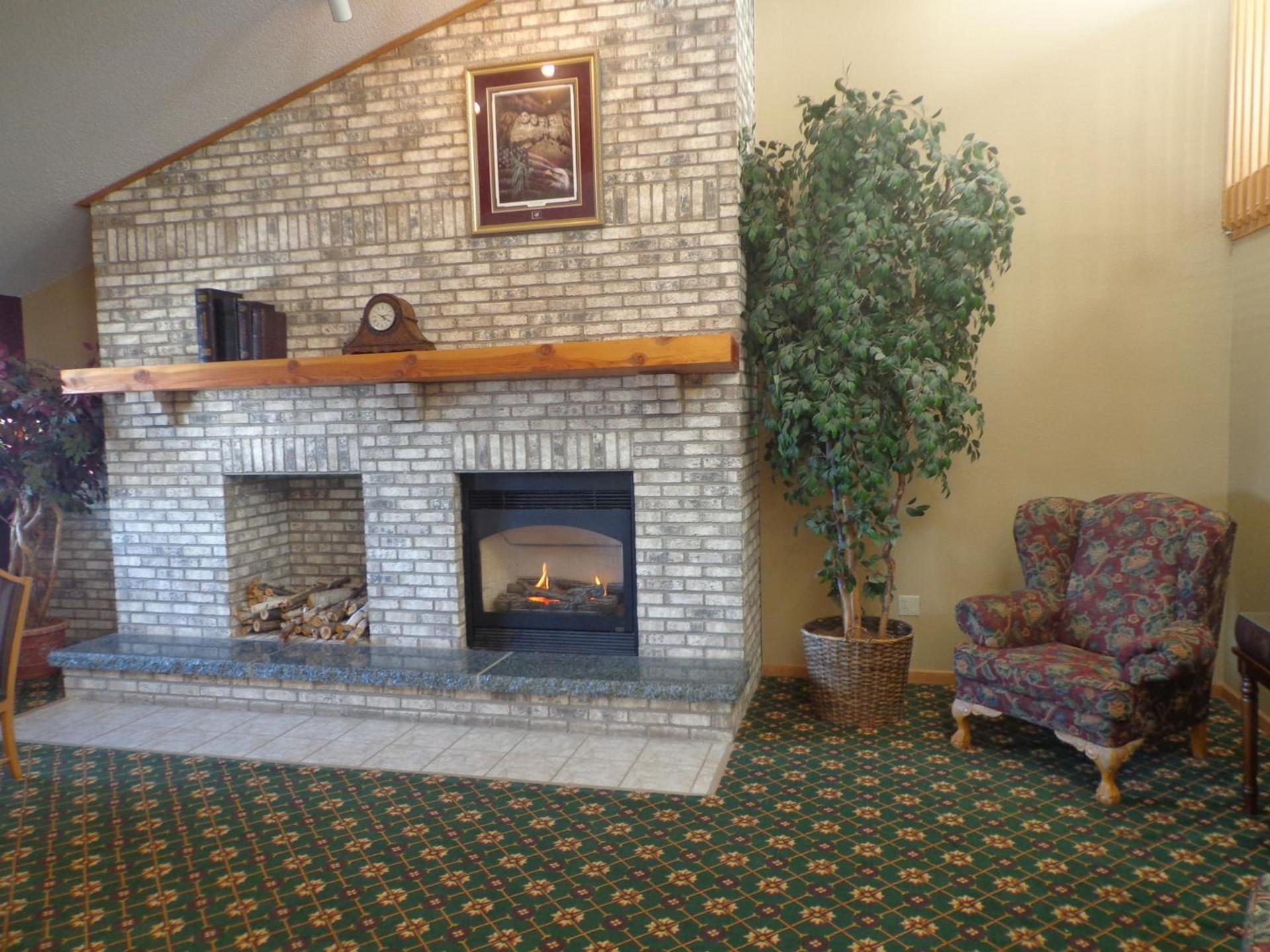 AmericInn by Wyndham Madison SD photo 11