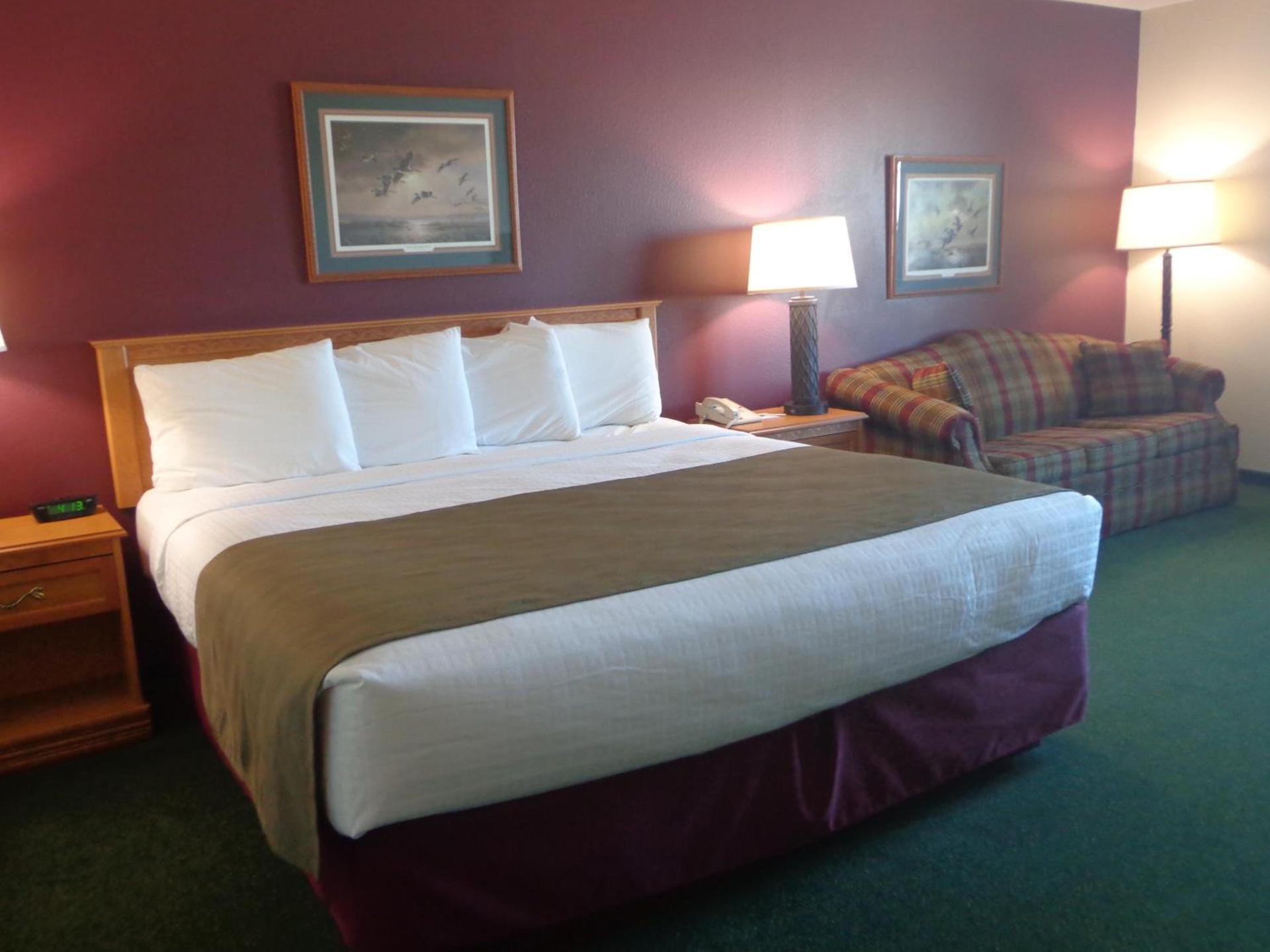 AmericInn by Wyndham Madison SD photo 8