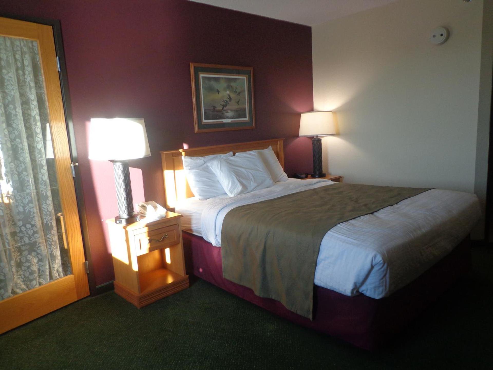 AmericInn by Wyndham Madison SD photo 13