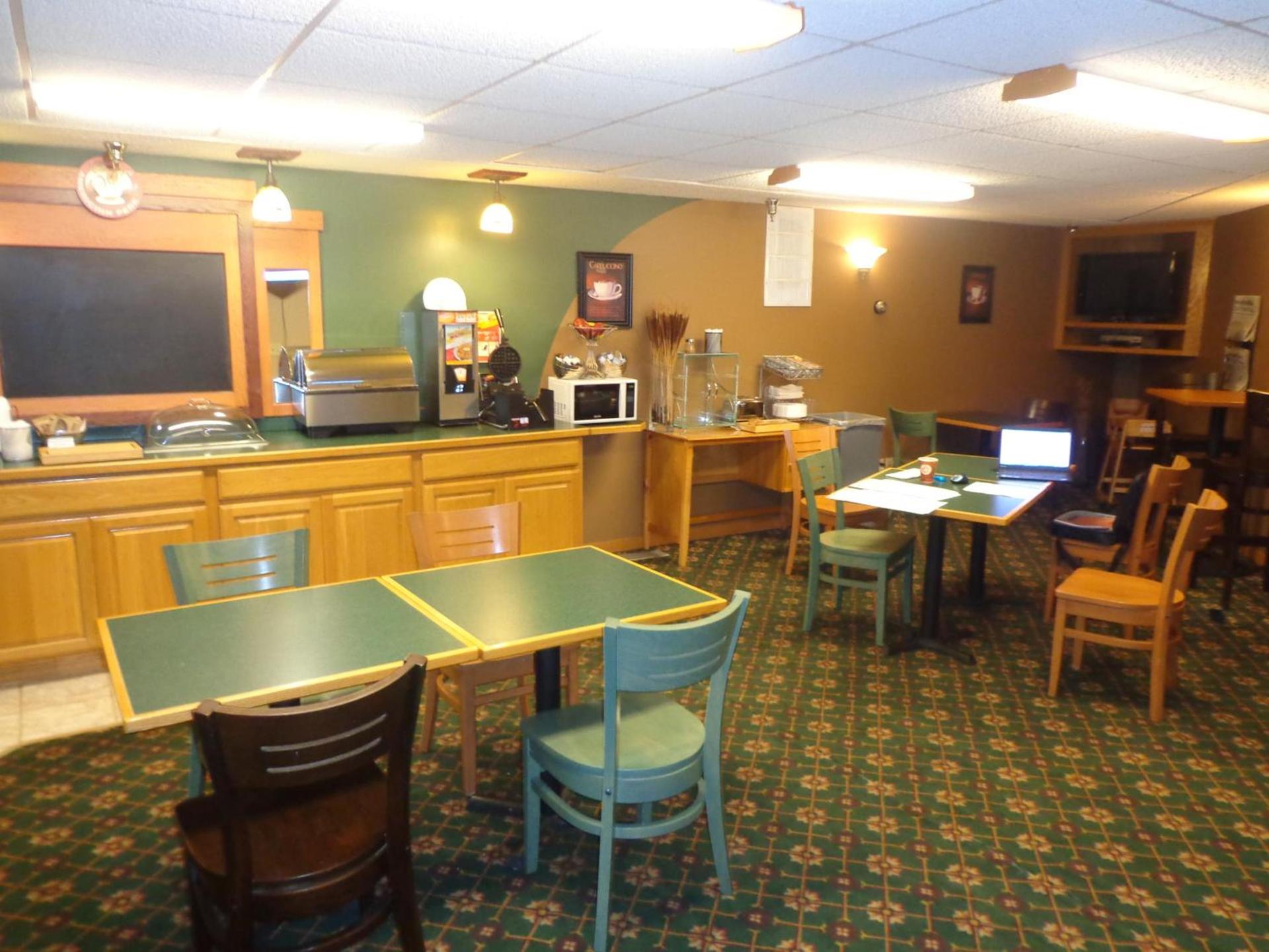 AmericInn by Wyndham Madison SD photo 7