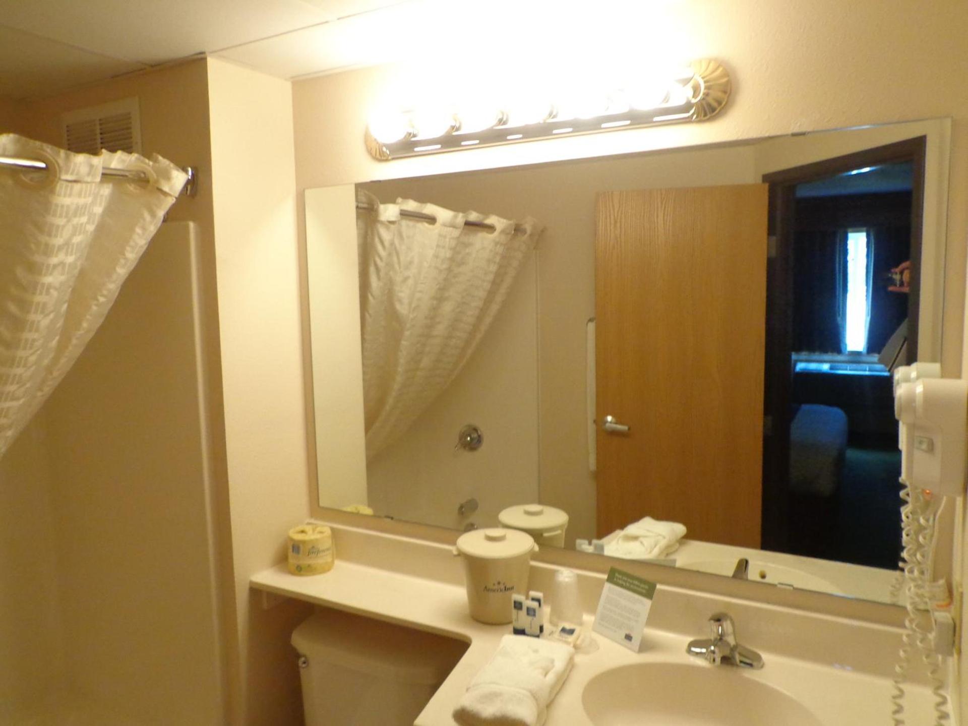 AmericInn by Wyndham Madison SD photo 37