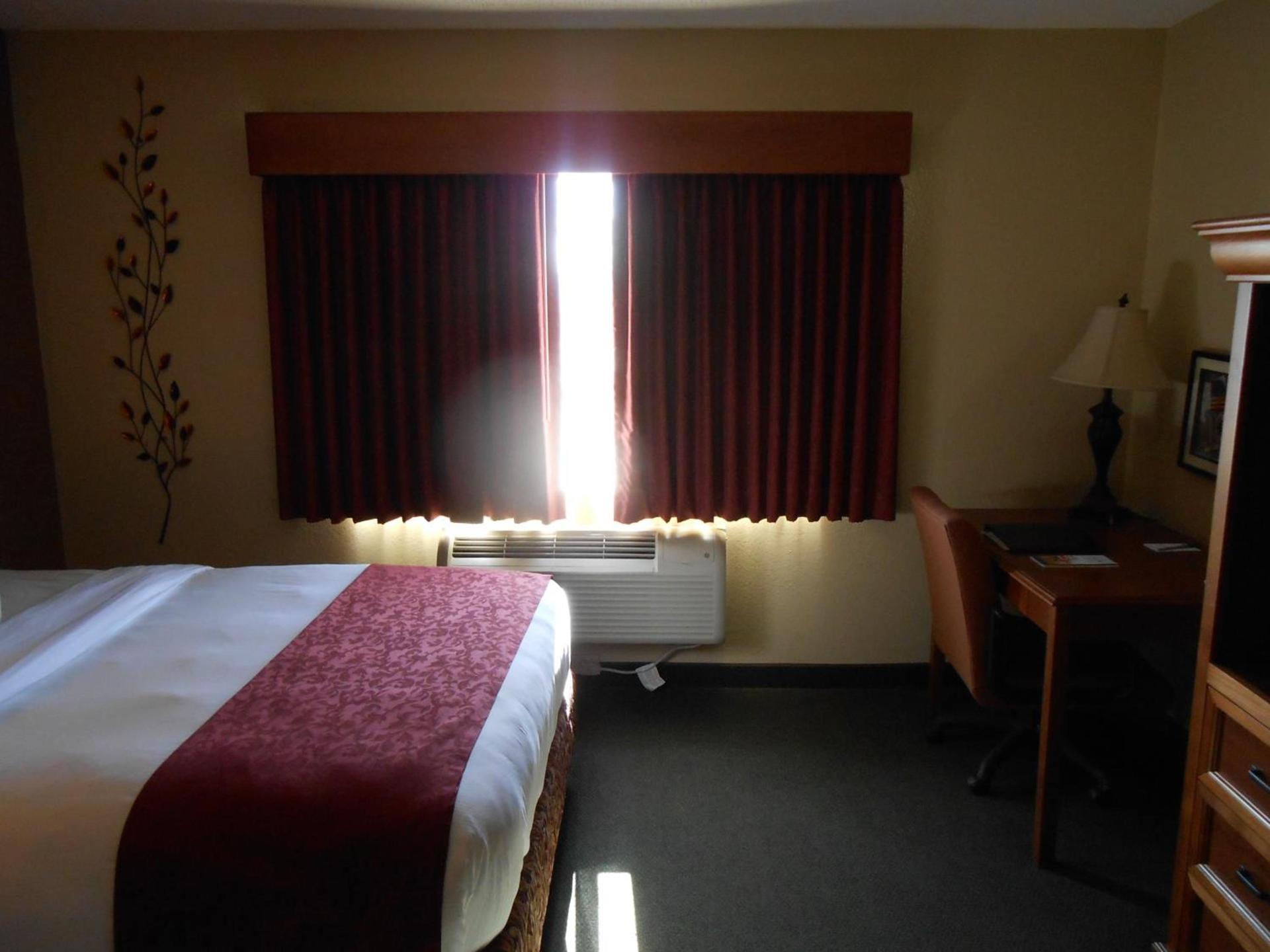 AmericInn by Wyndham McAlester photo 20