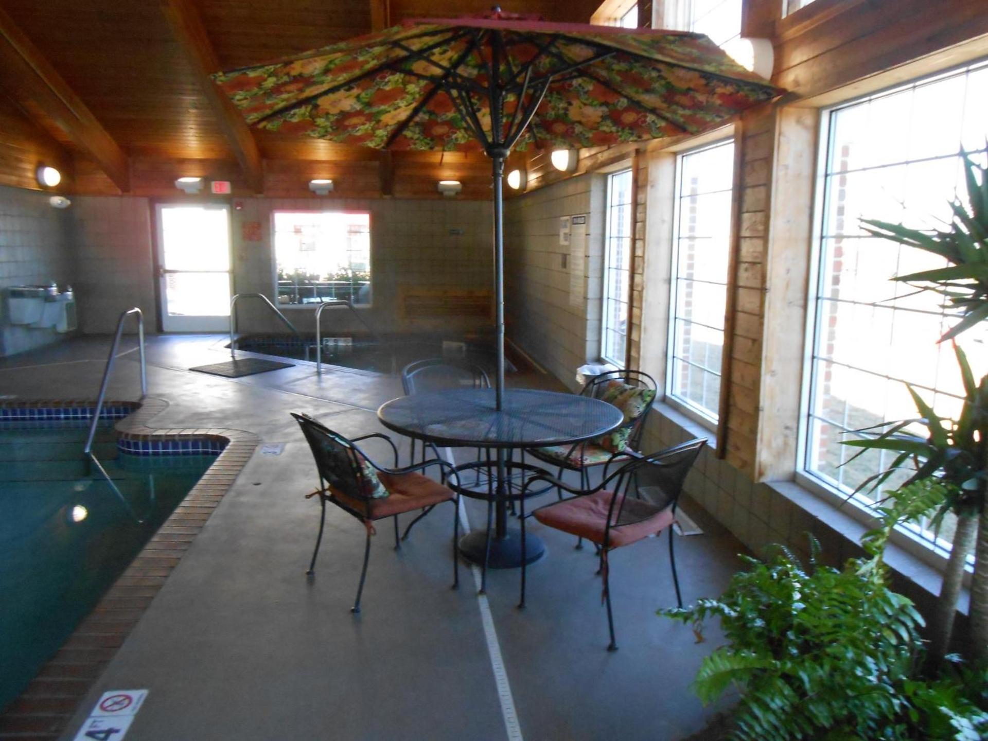AmericInn by Wyndham McAlester photo 29