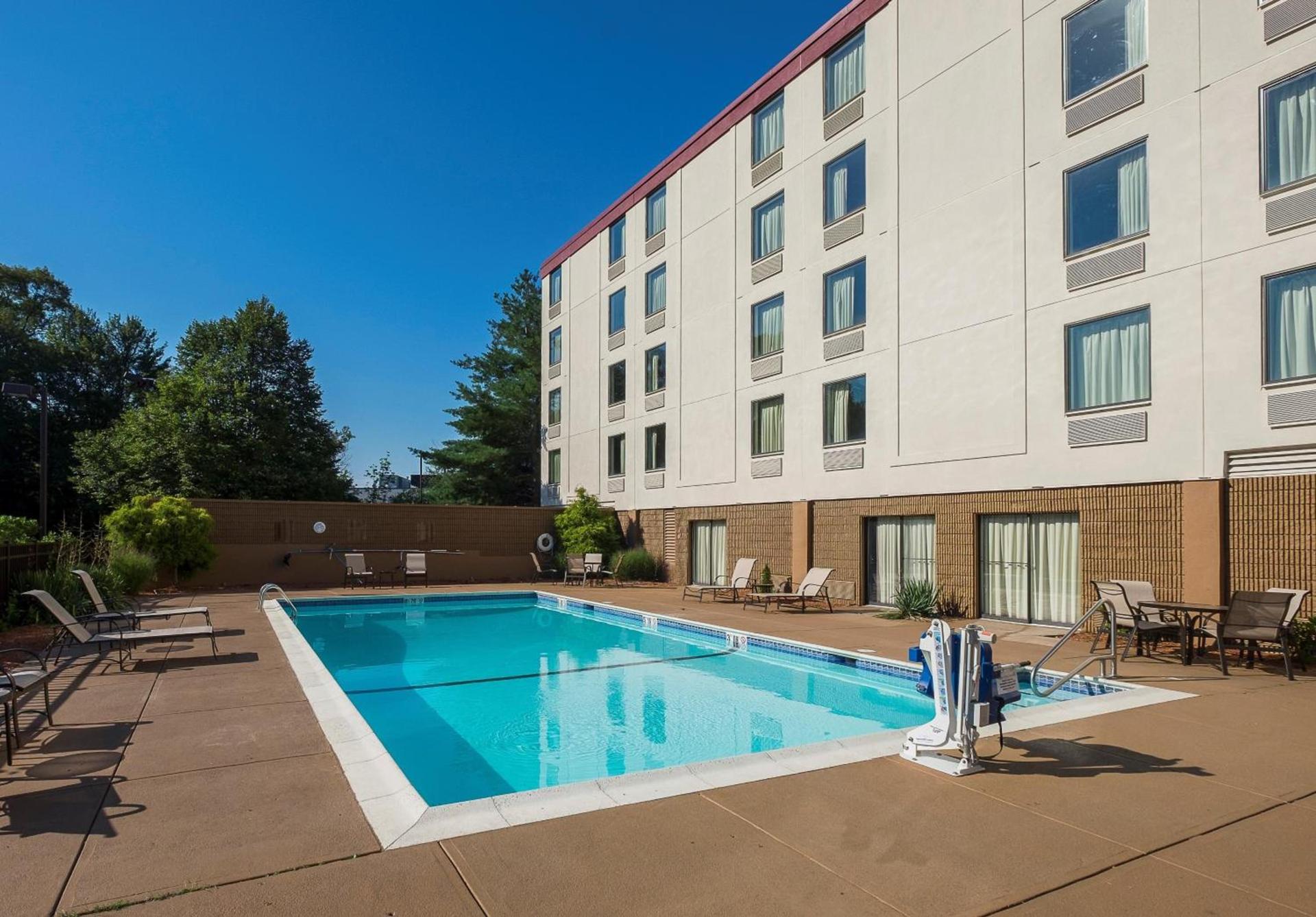 Red Roof Inn PLUS Boston - Mansfield - Foxboro photo 4