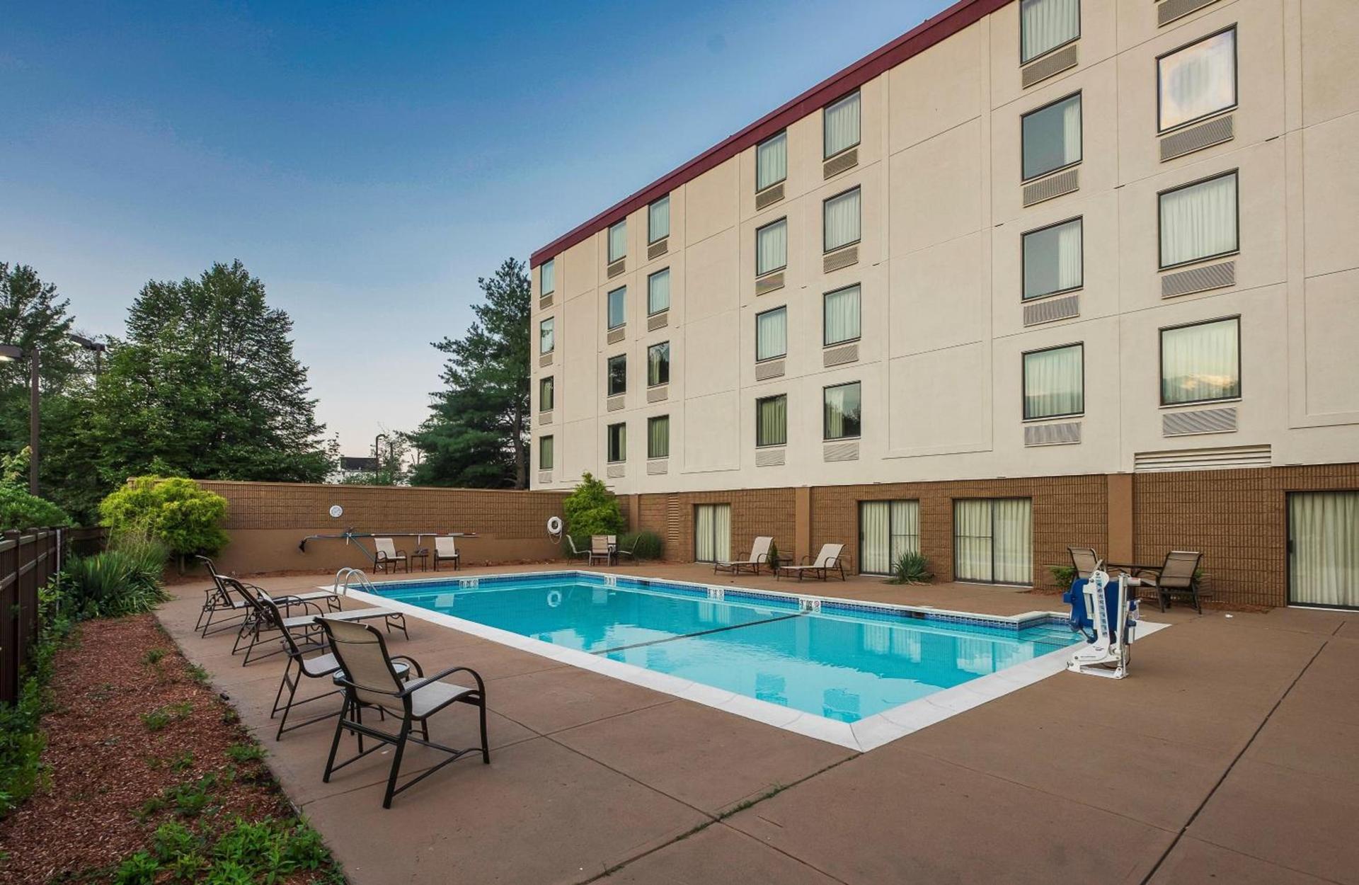 Red Roof Inn PLUS Boston - Mansfield - Foxboro photo 3