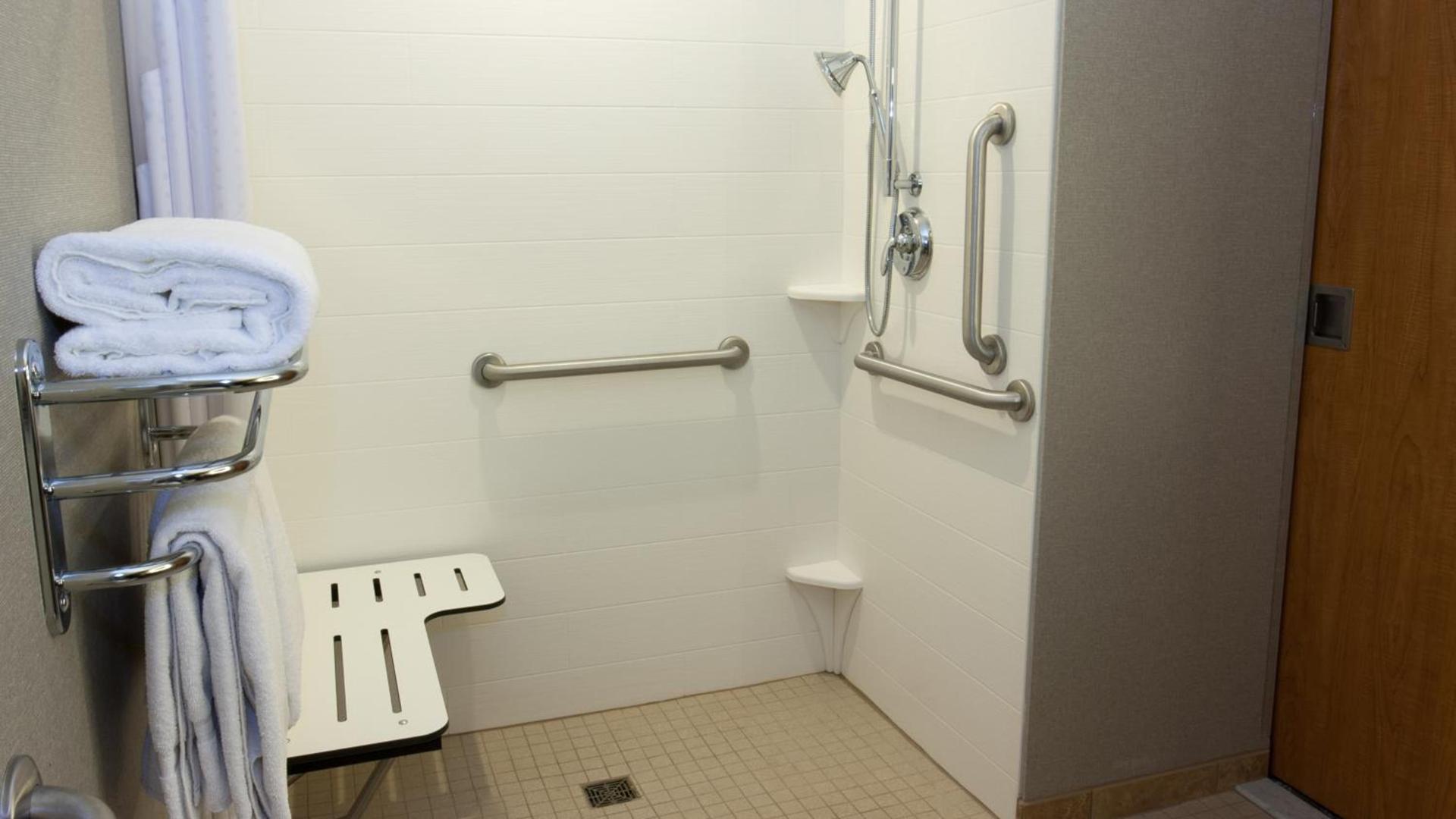 Holiday Inn Express & Suites Cheney by IHG photo 15