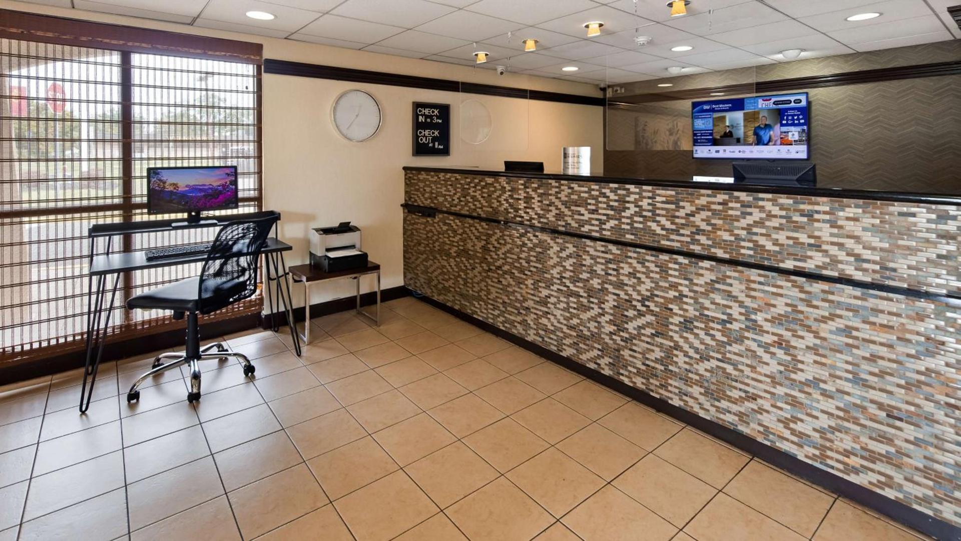 SureStay Hotel by Best Western East Brunswick photo 4