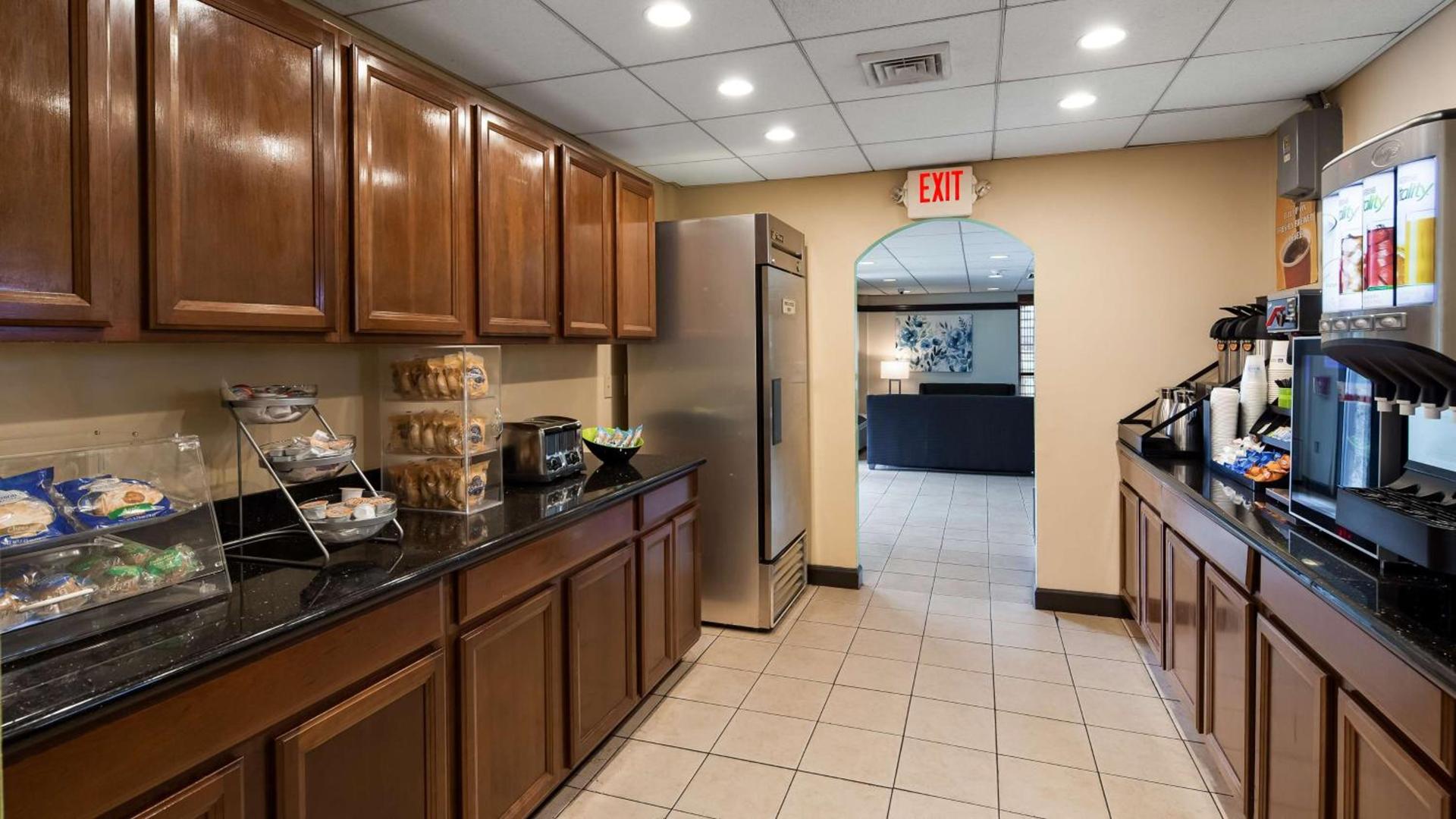 SureStay Hotel by Best Western East Brunswick photo 6