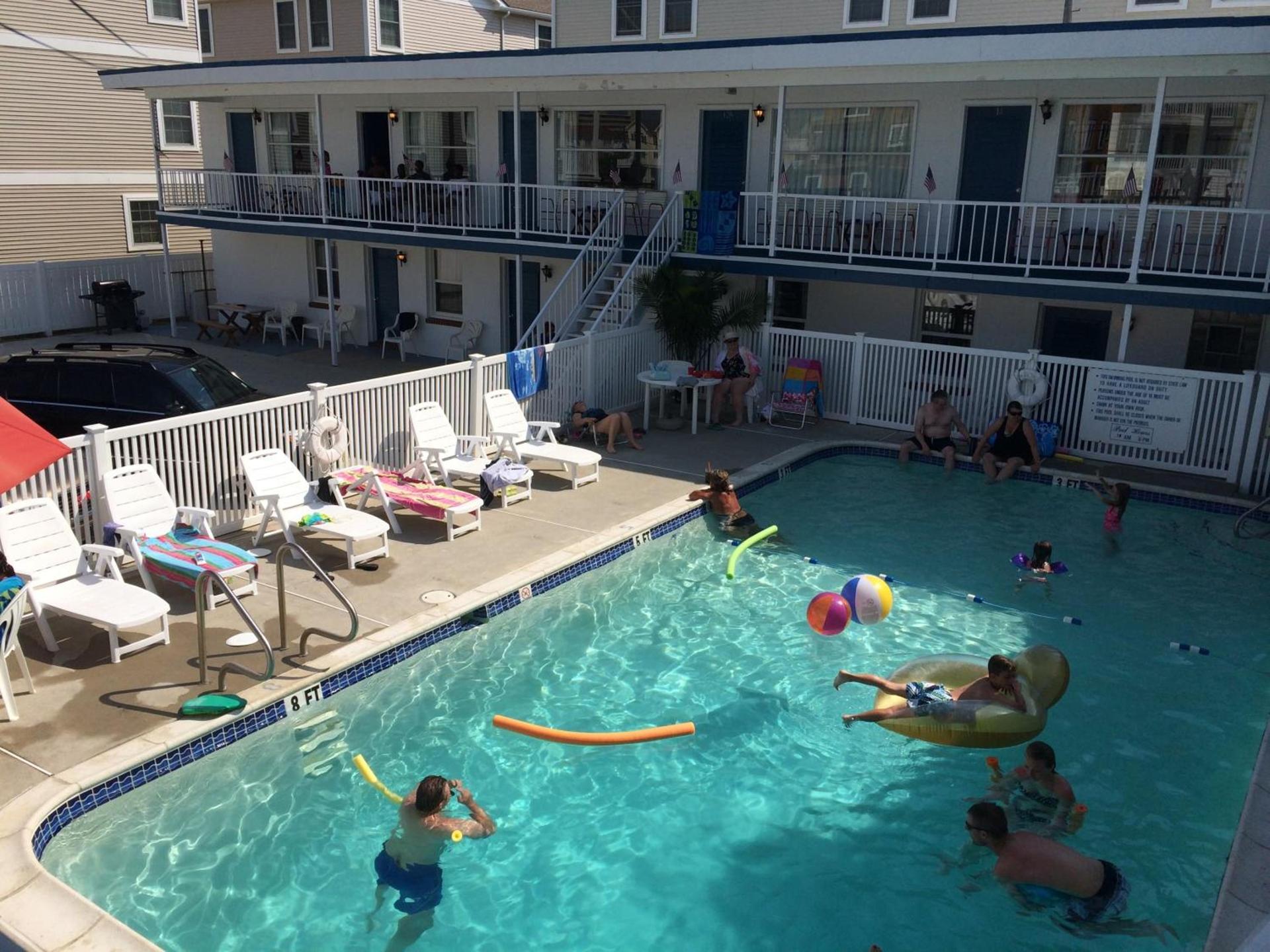 White Caps Motel photo 81