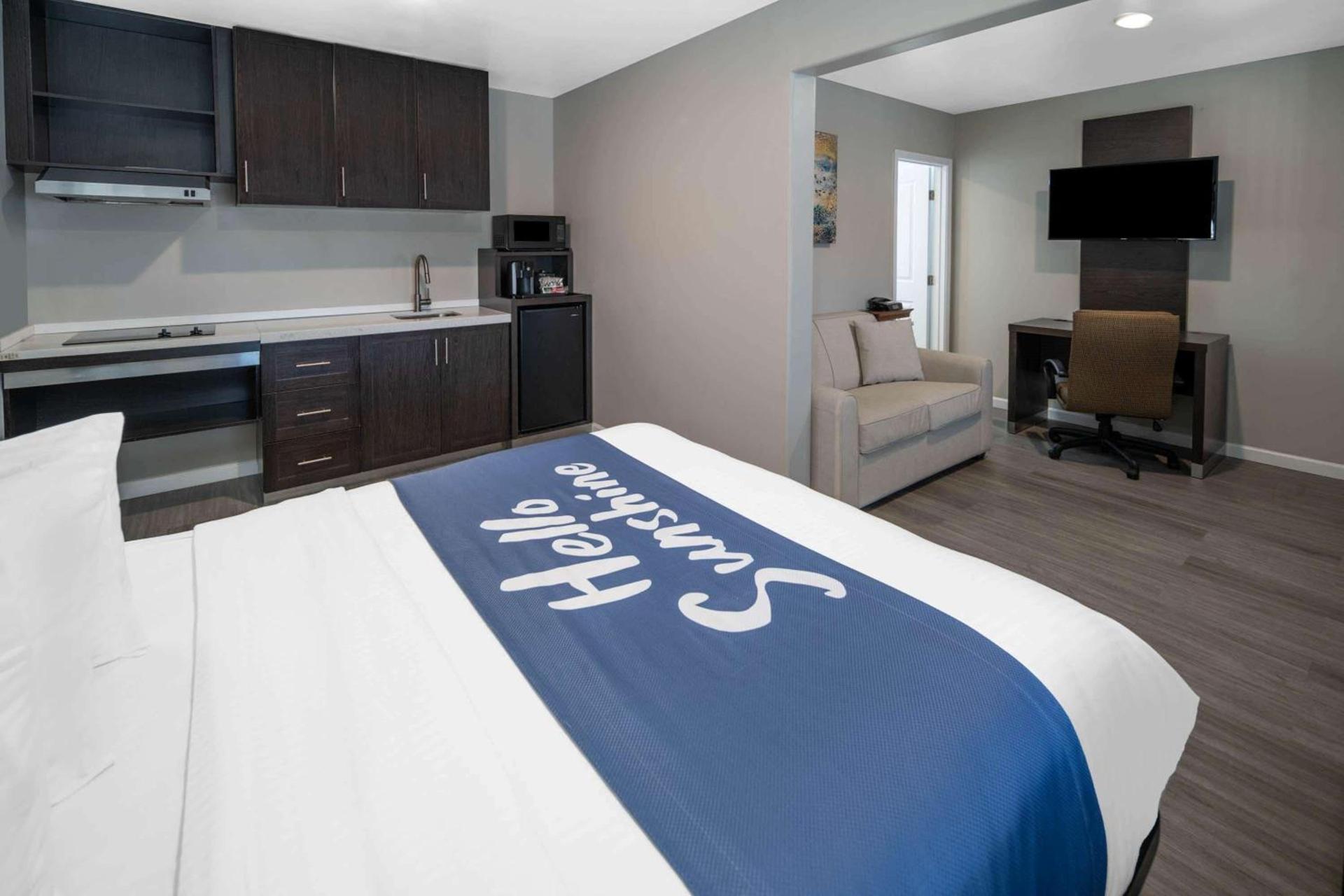 Days Inn by Wyndham Galt - Elk Grove South photo 15