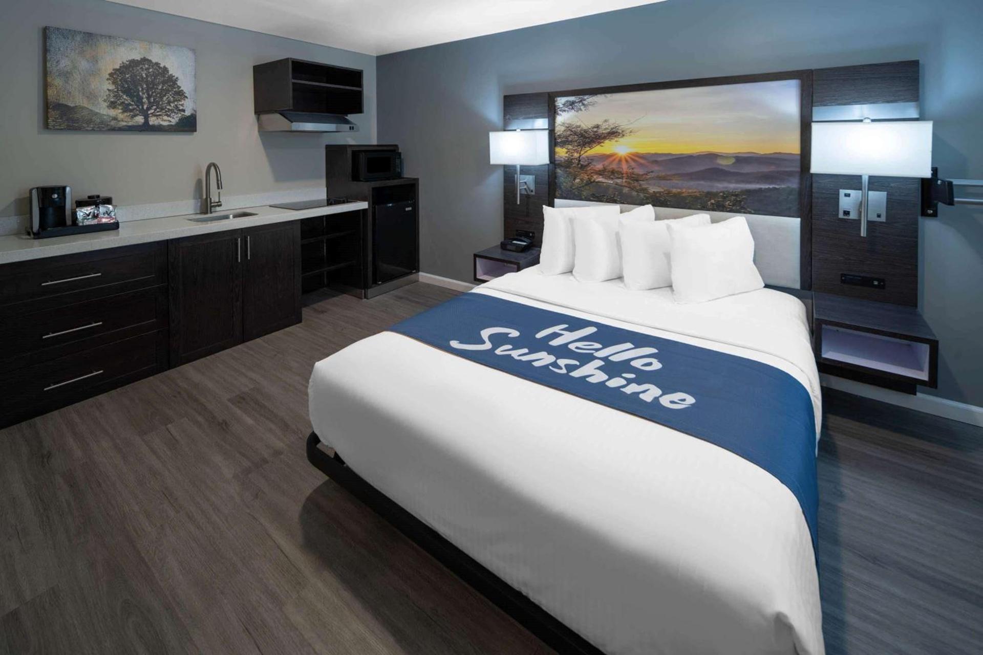 Days Inn by Wyndham Galt - Elk Grove South photo 18