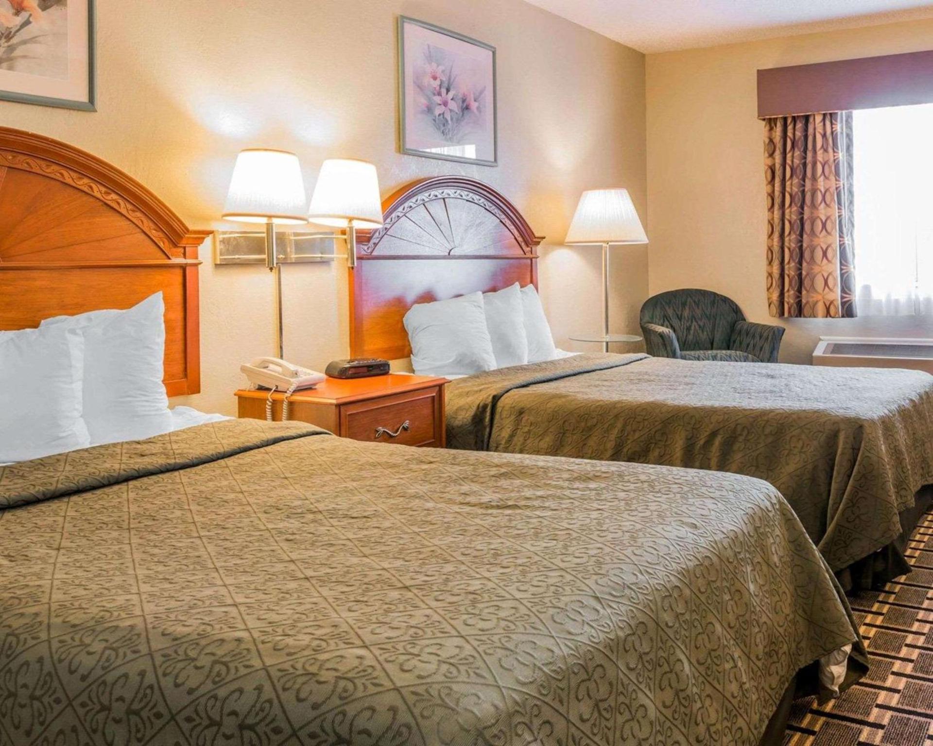 Quality Inn Grand Rapids North photo 16