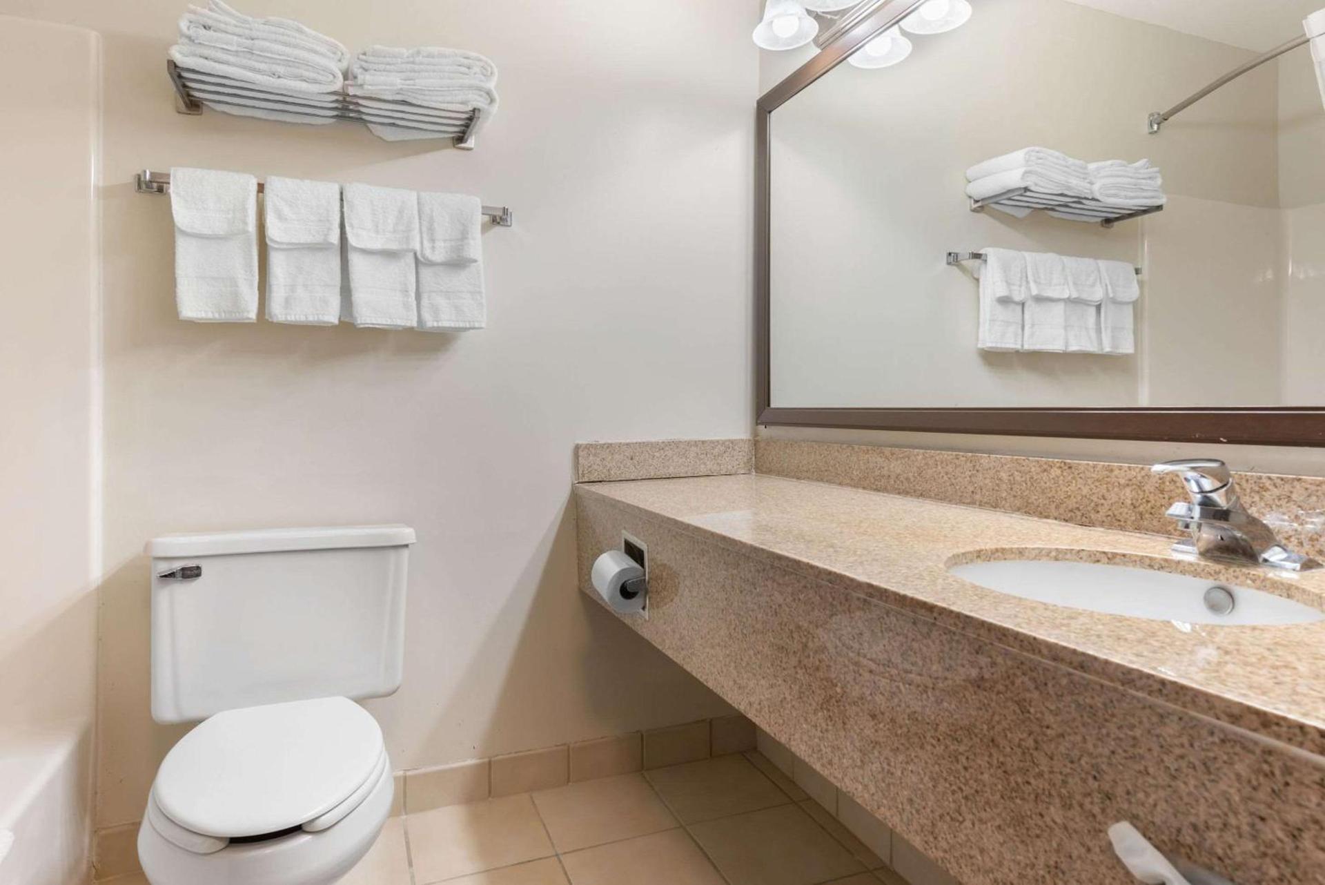 Quality Inn Fairborn near Wright Patterson AFB photo 22