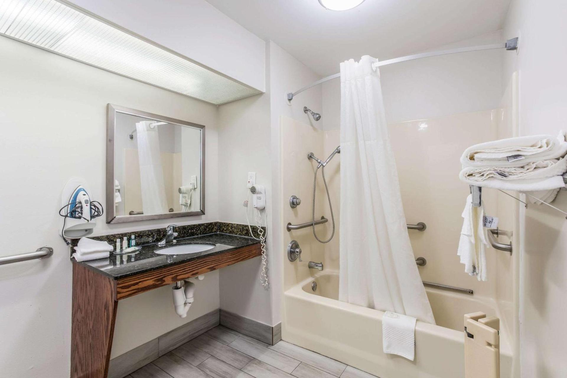 Quality Inn Gallatin-Nashville Metro photo 7