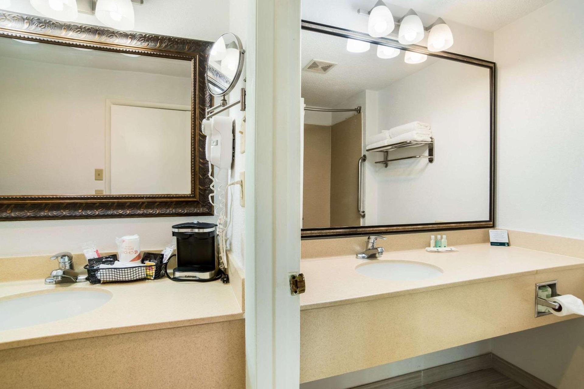 Quality Inn Mount Vernon photo 25