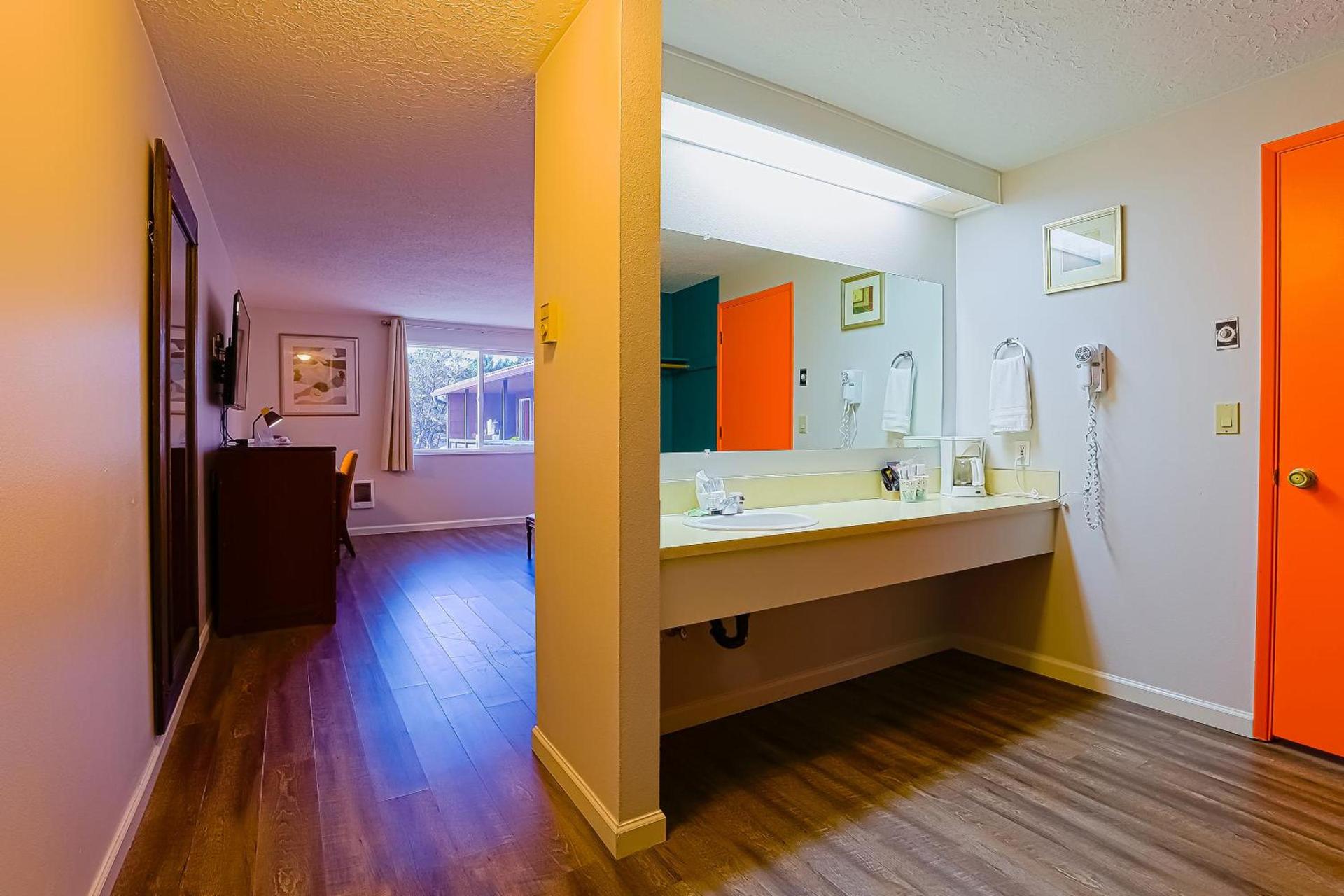 Coast River Inn by OYO Seaside photo 20