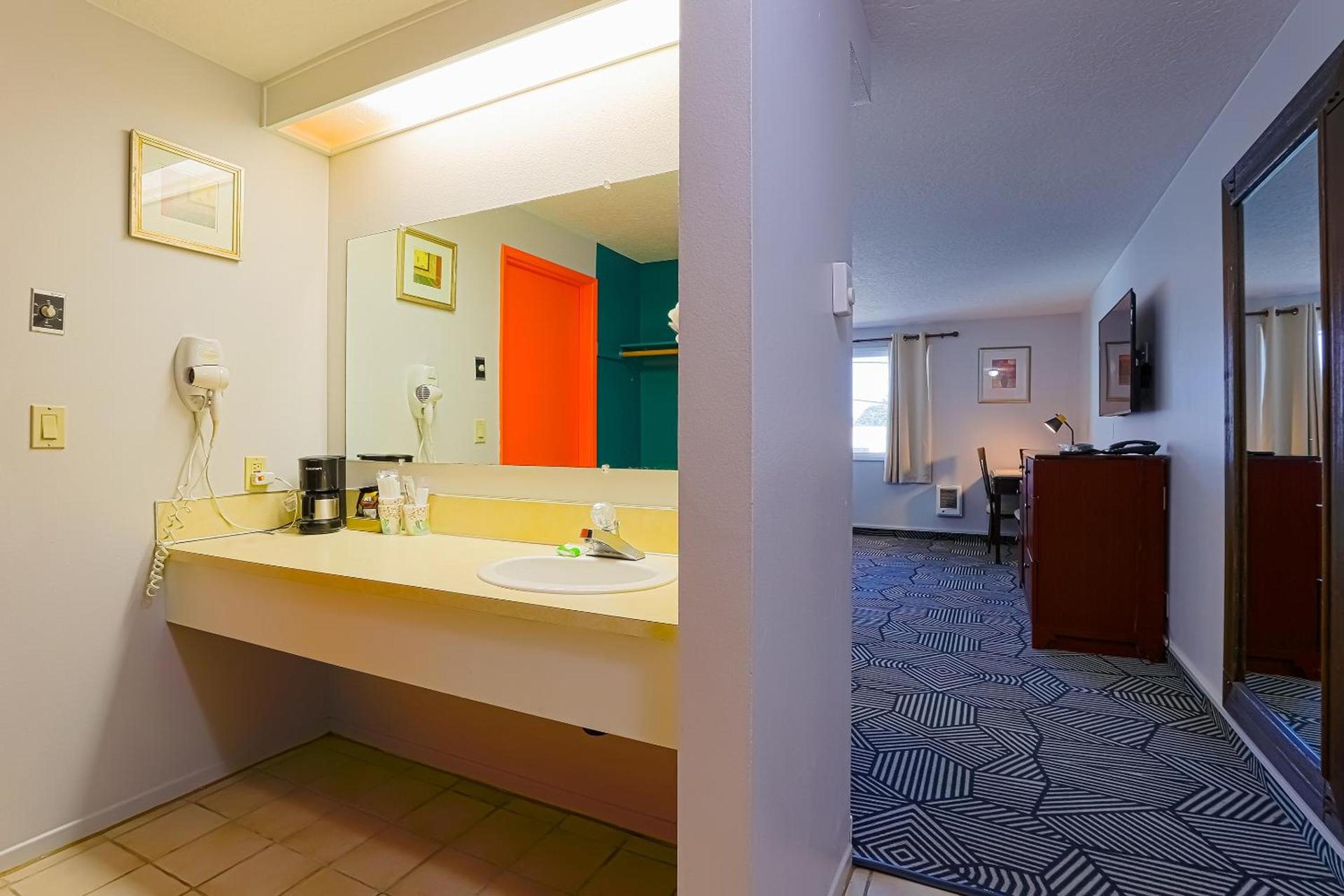 Coast River Inn by OYO Seaside photo 29