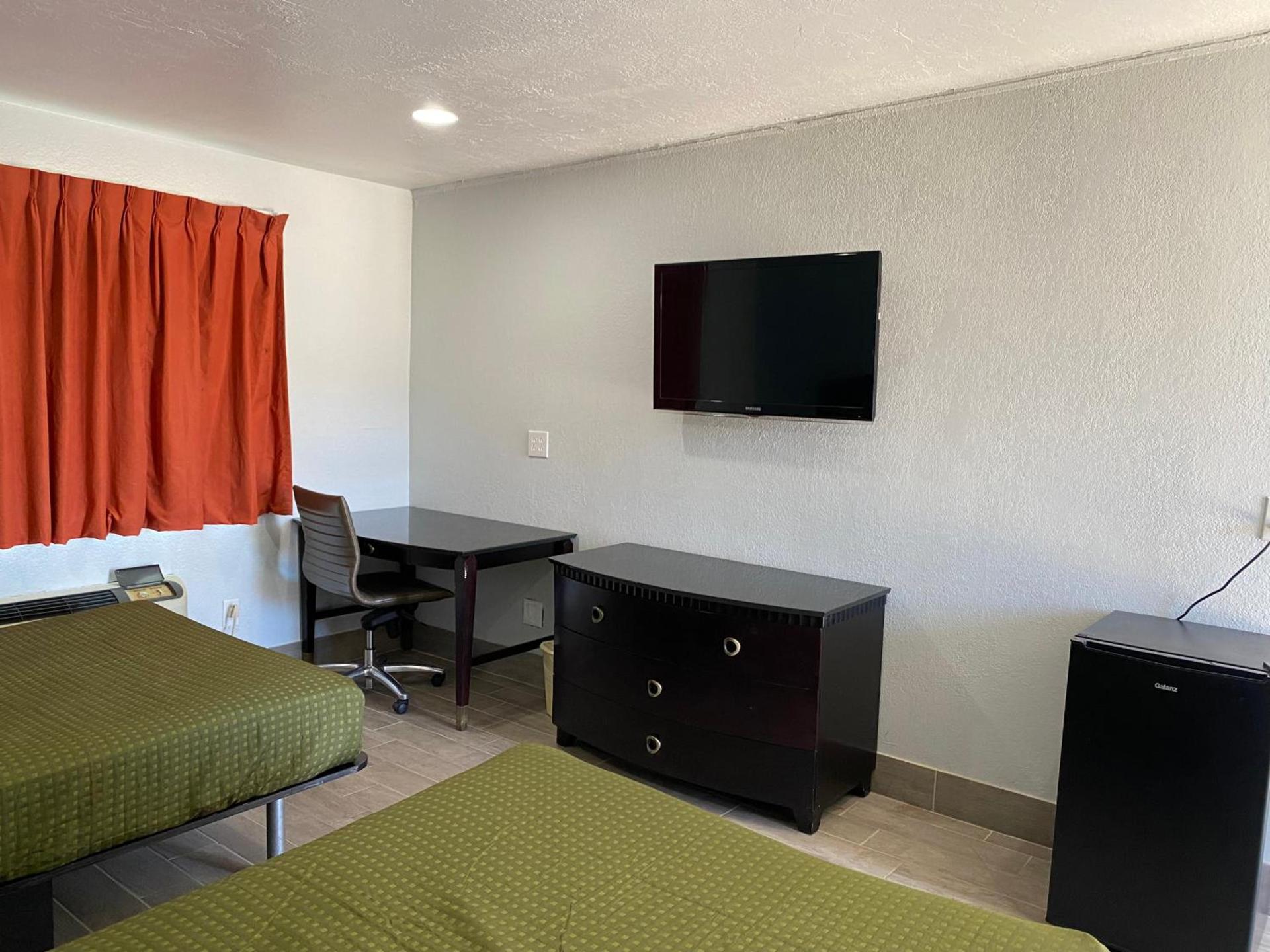 Executive Inn photo 13