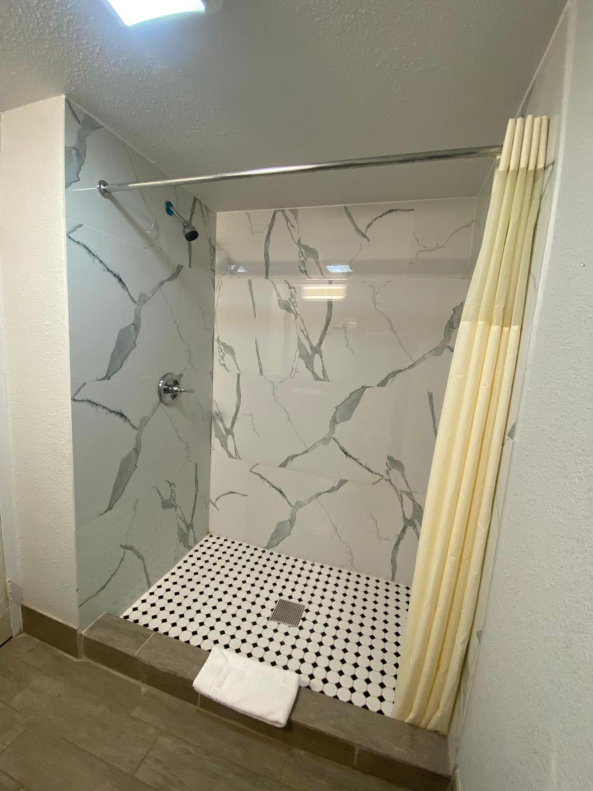 Executive Inn photo 11