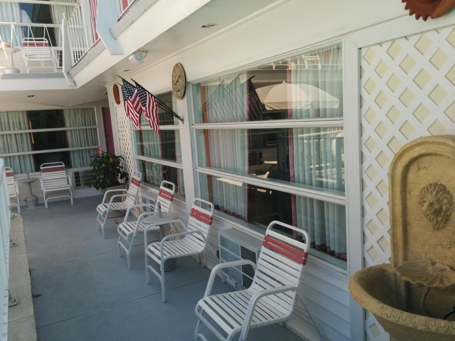 Pink Champagne Motel photo 26