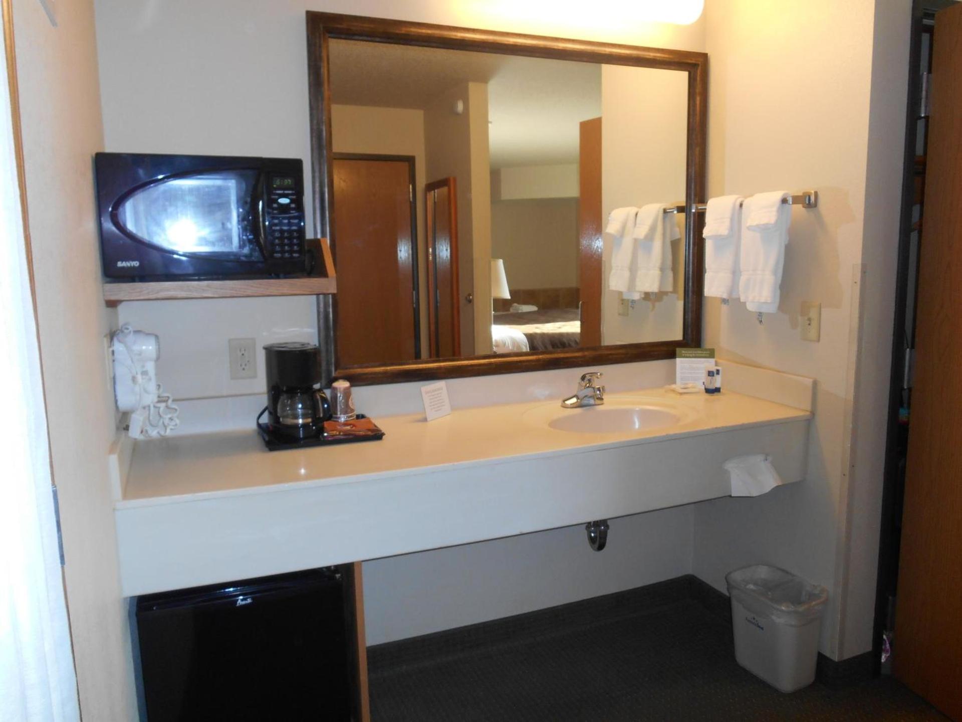 AmericInn by Wyndham Wetmore Munising photo 35