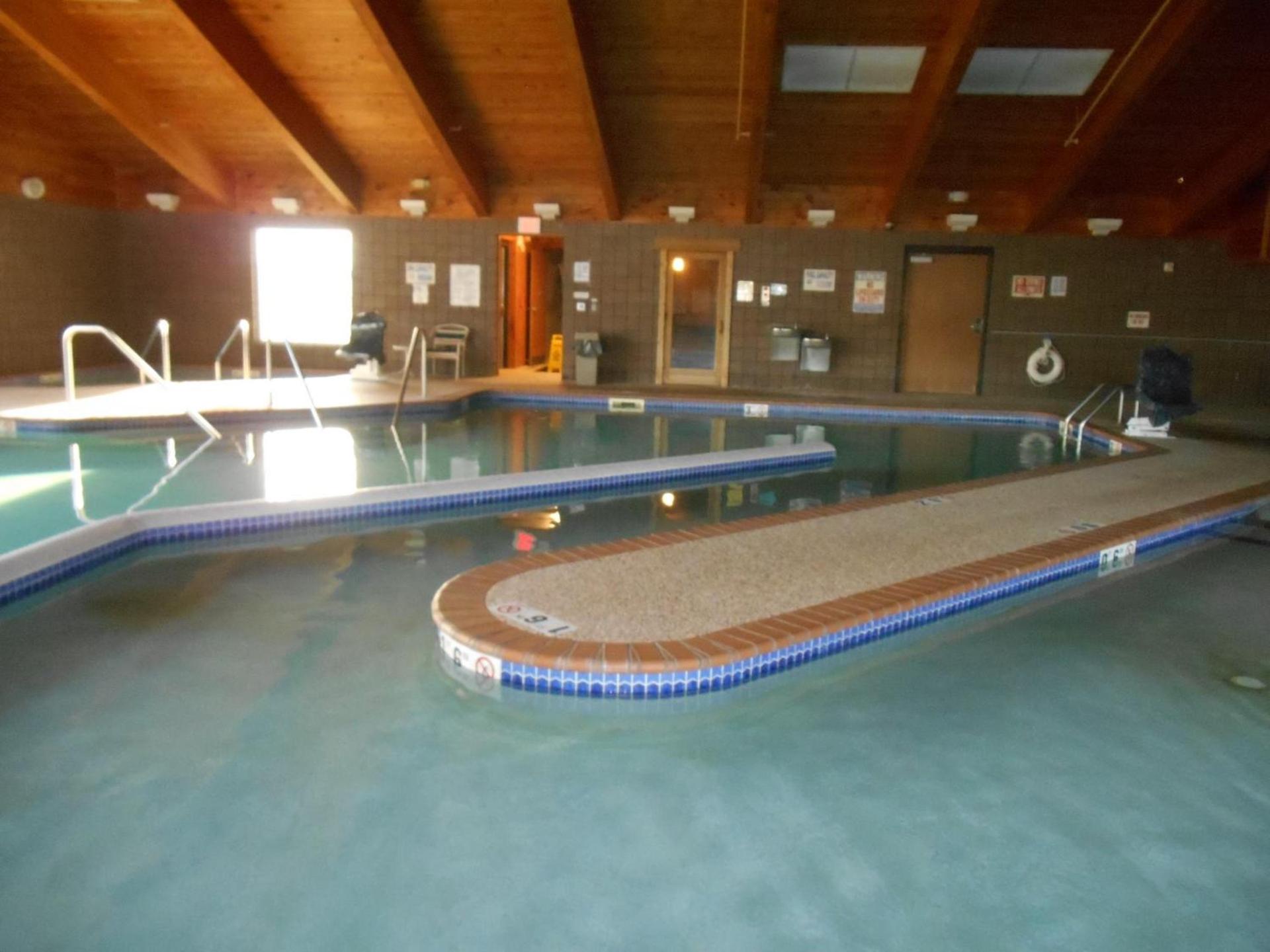 AmericInn by Wyndham Wetmore Munising photo 39