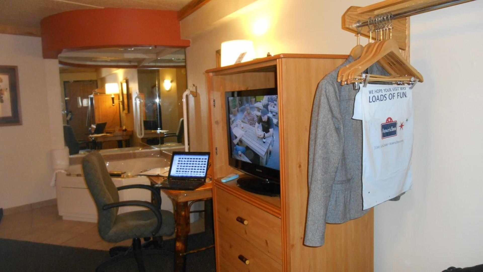 AmericInn by Wyndham Oswego photo 28