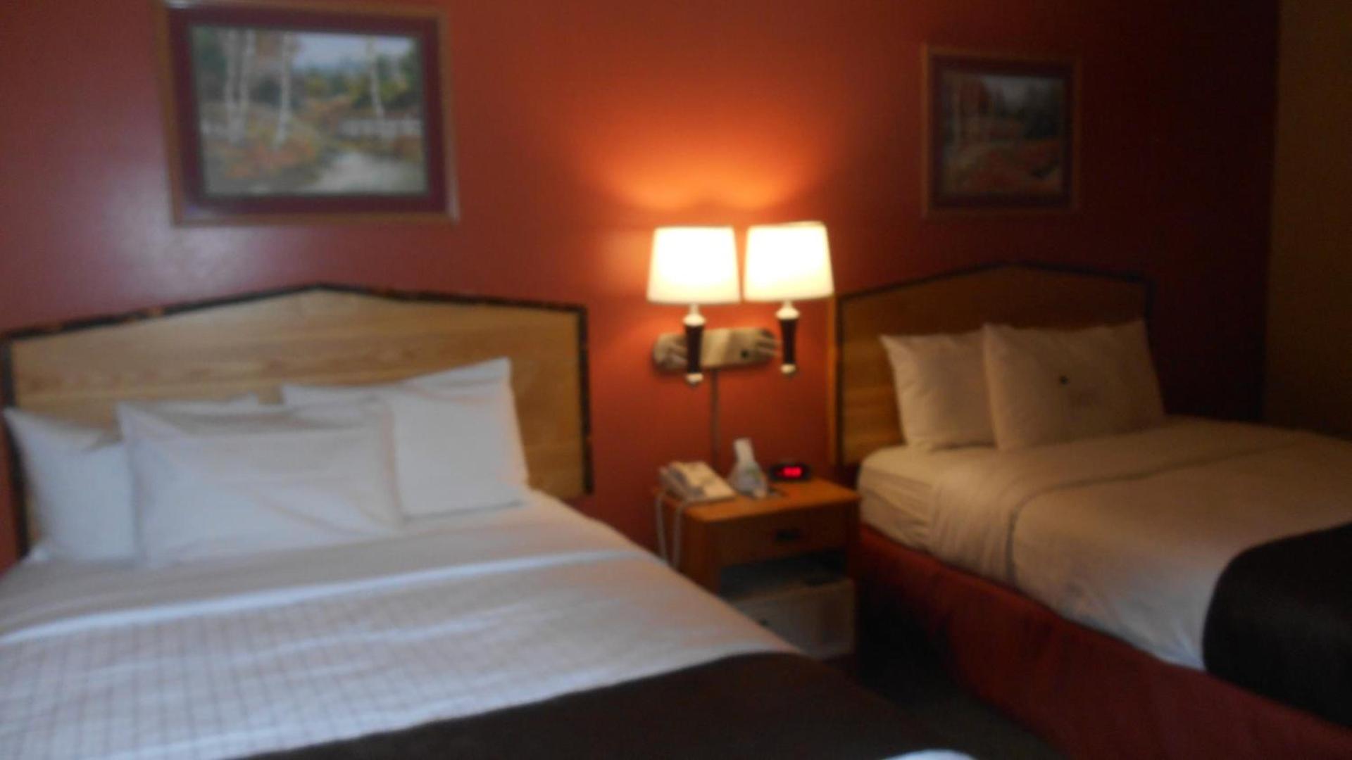 AmericInn by Wyndham Oswego photo 41