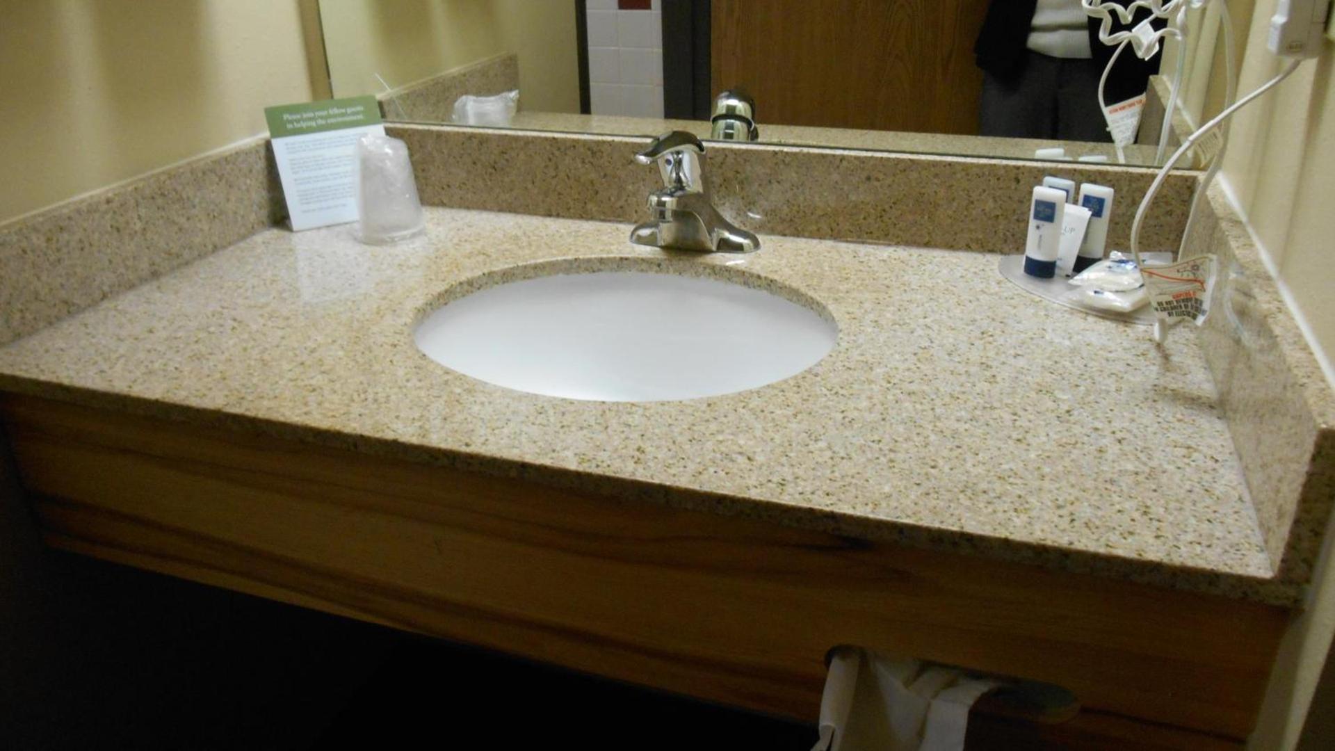 AmericInn by Wyndham Oswego photo 43