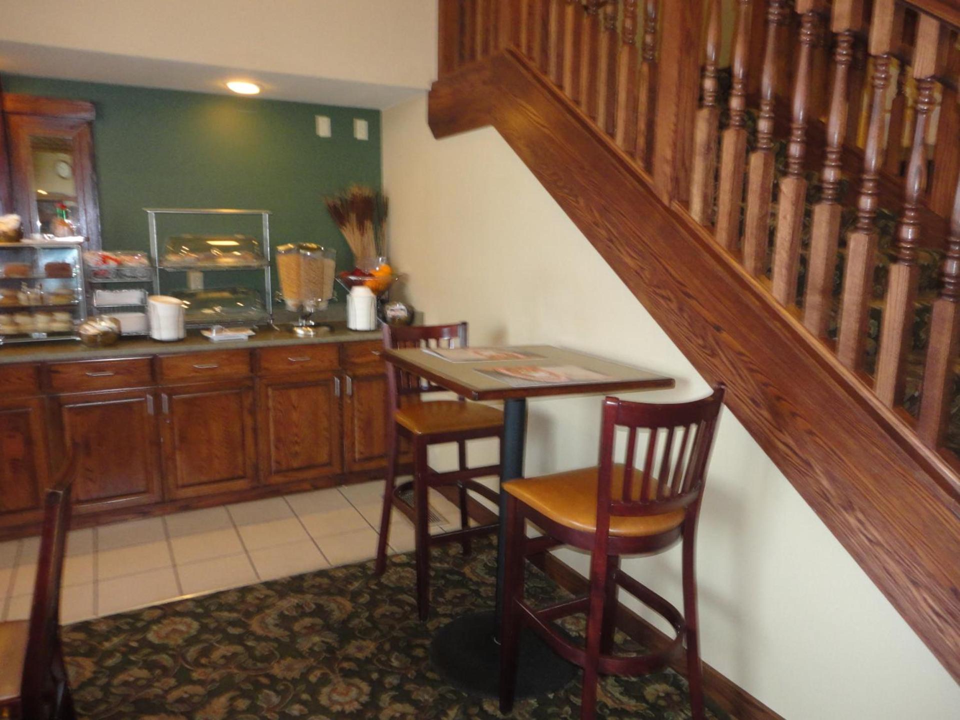 AmericInn by Wyndham Ottumwa photo 39