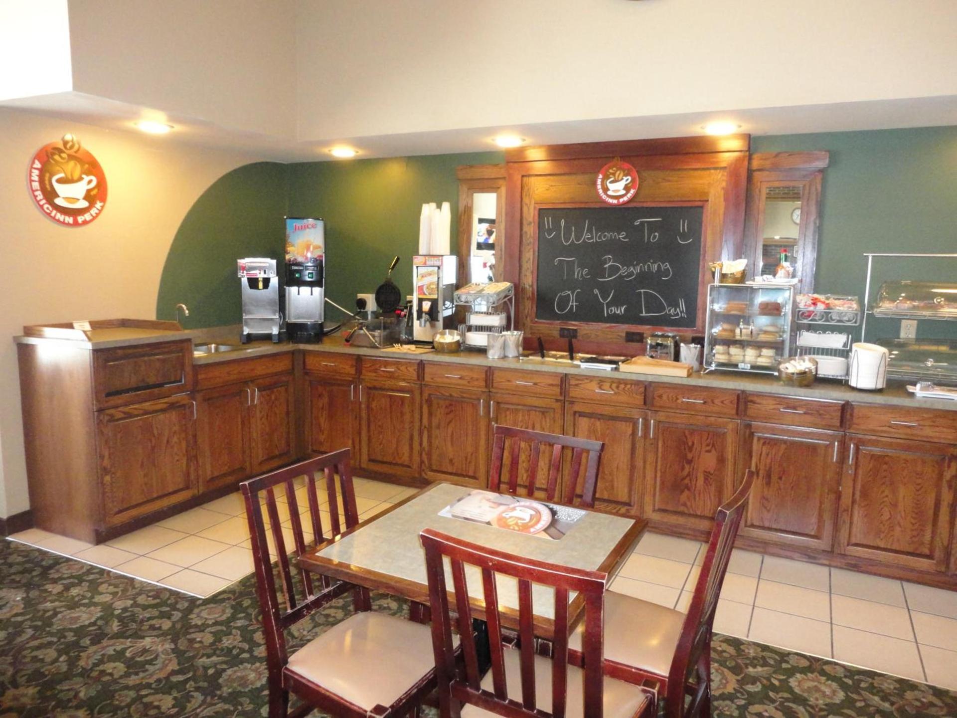 AmericInn by Wyndham Ottumwa photo 40