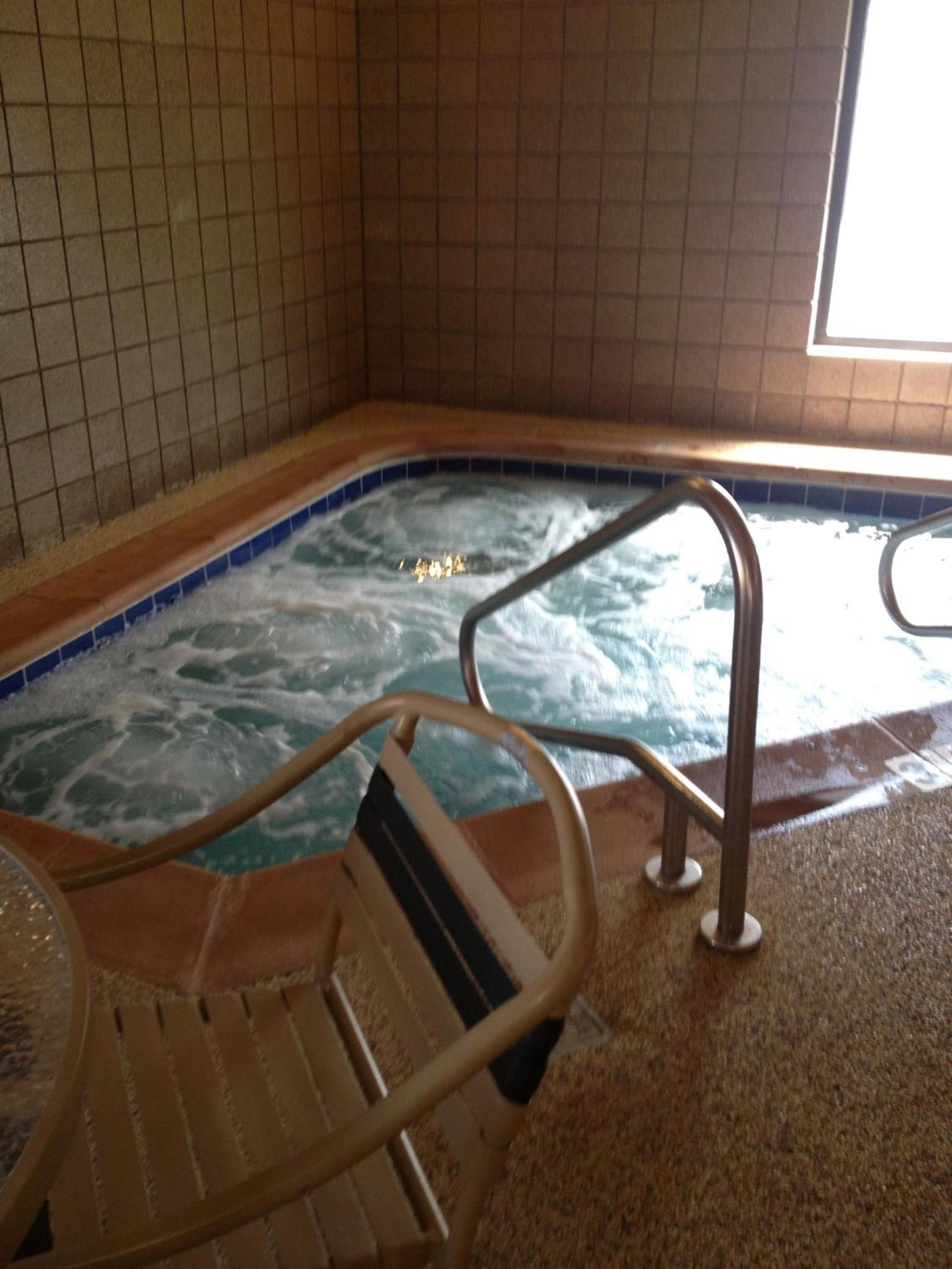 AmericInn by Wyndham Ottumwa photo 52