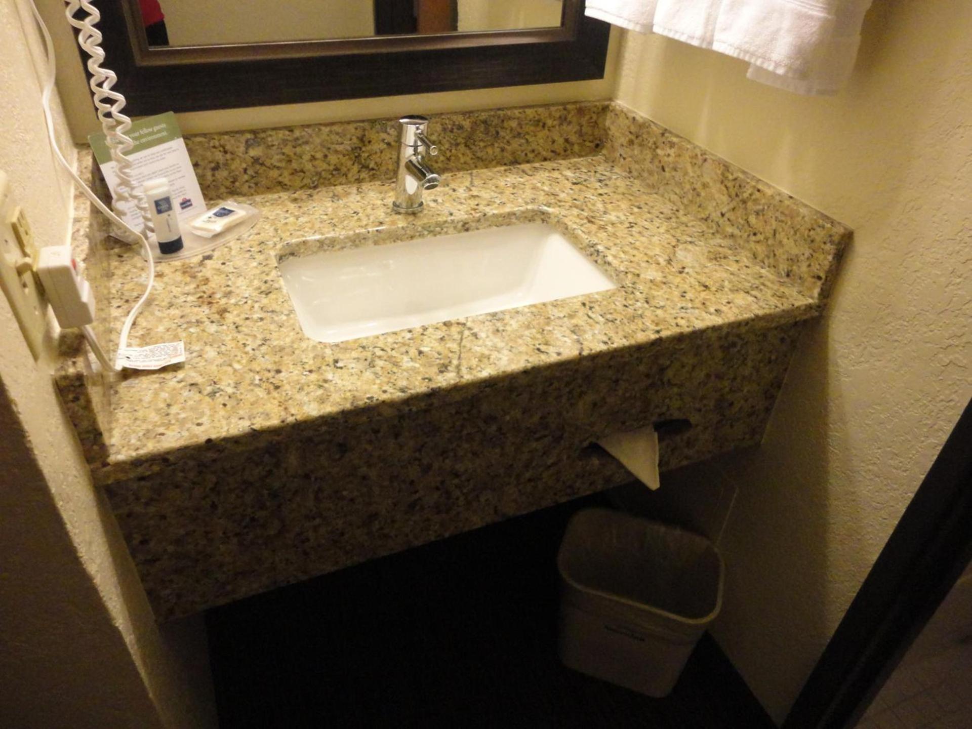 Baymont by Wyndham Owatonna photo 100