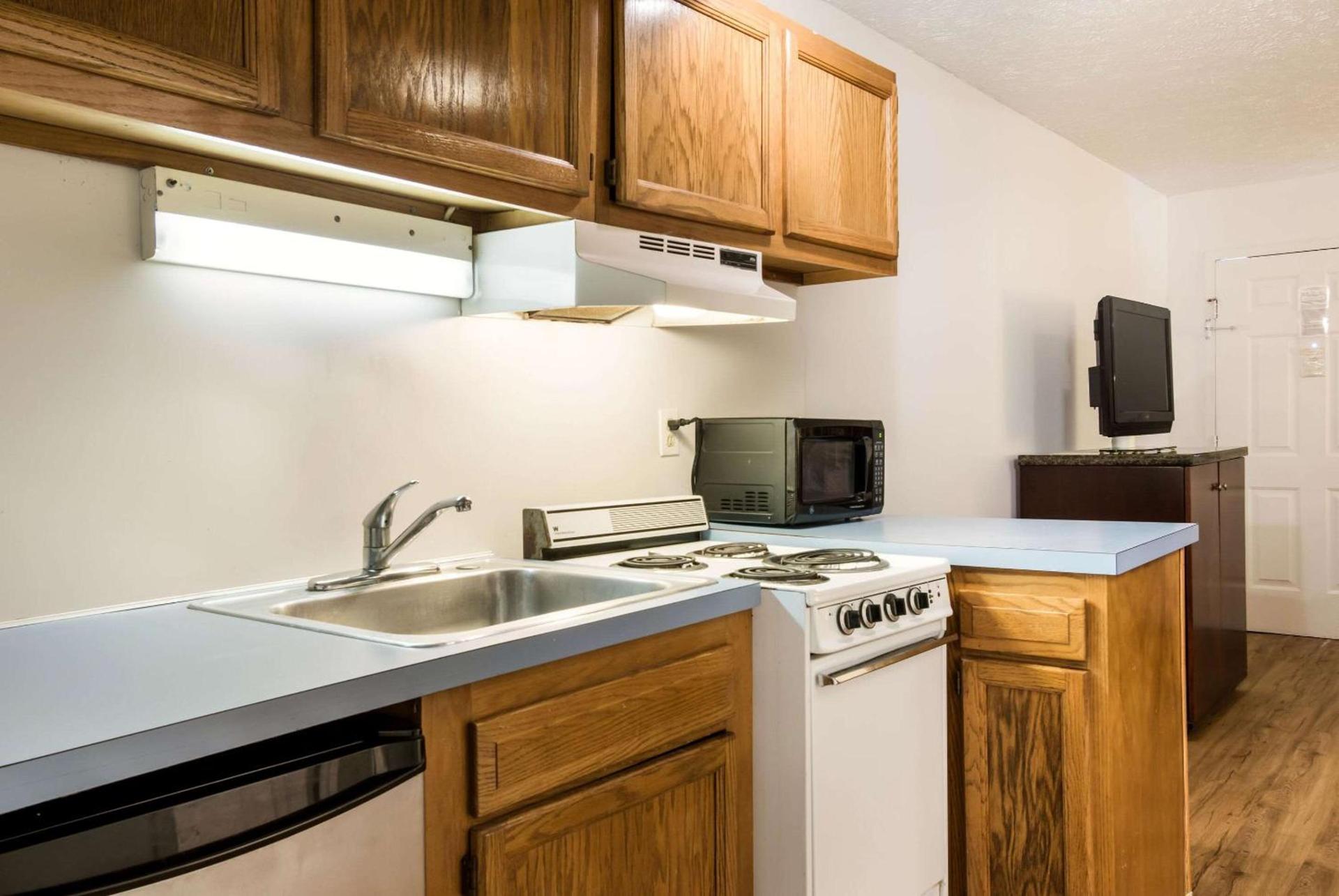 Econo Lodge Inn & Suites Lake Harmony - Pocono Mountains Area photo 29