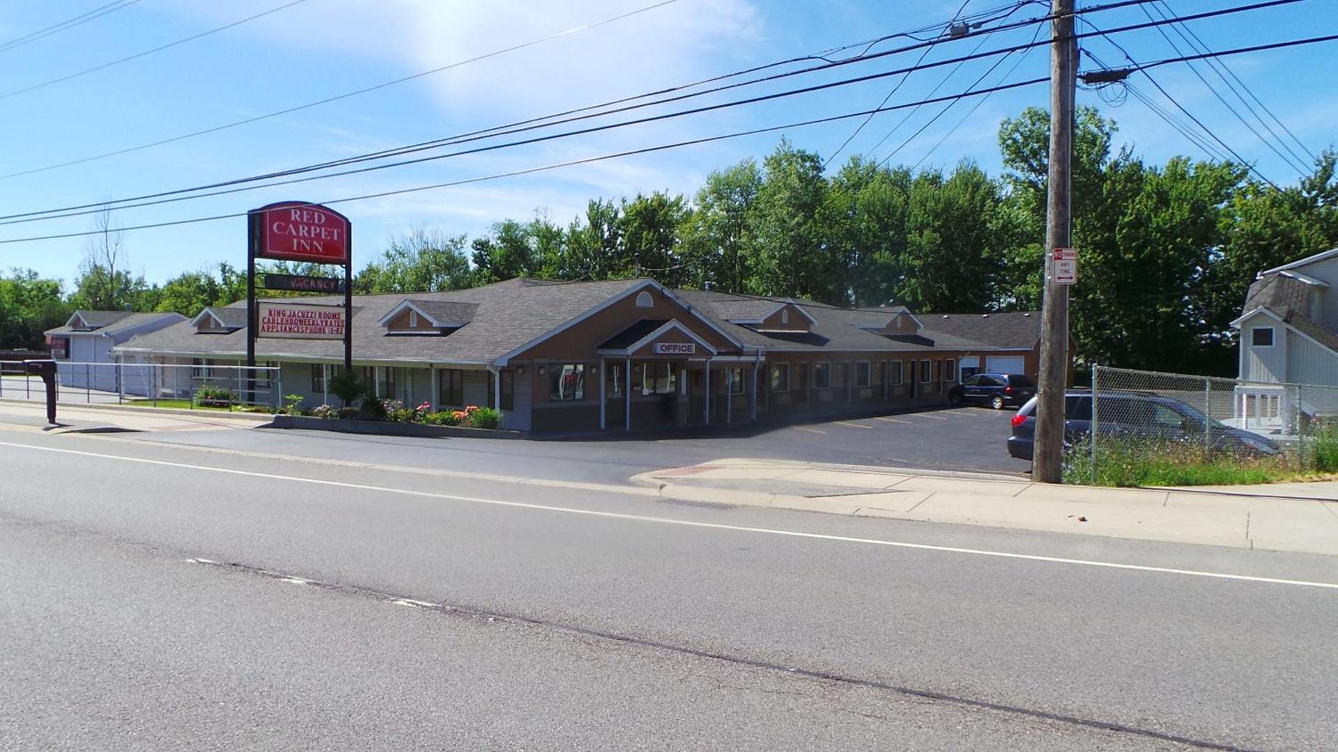 Red Carpet Inn Orchard Park photo 1